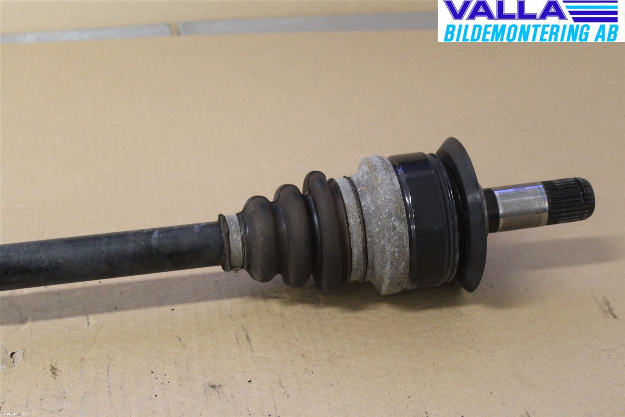 BMW 1 F20/F21 11-19 Drivaxel Bak Höger