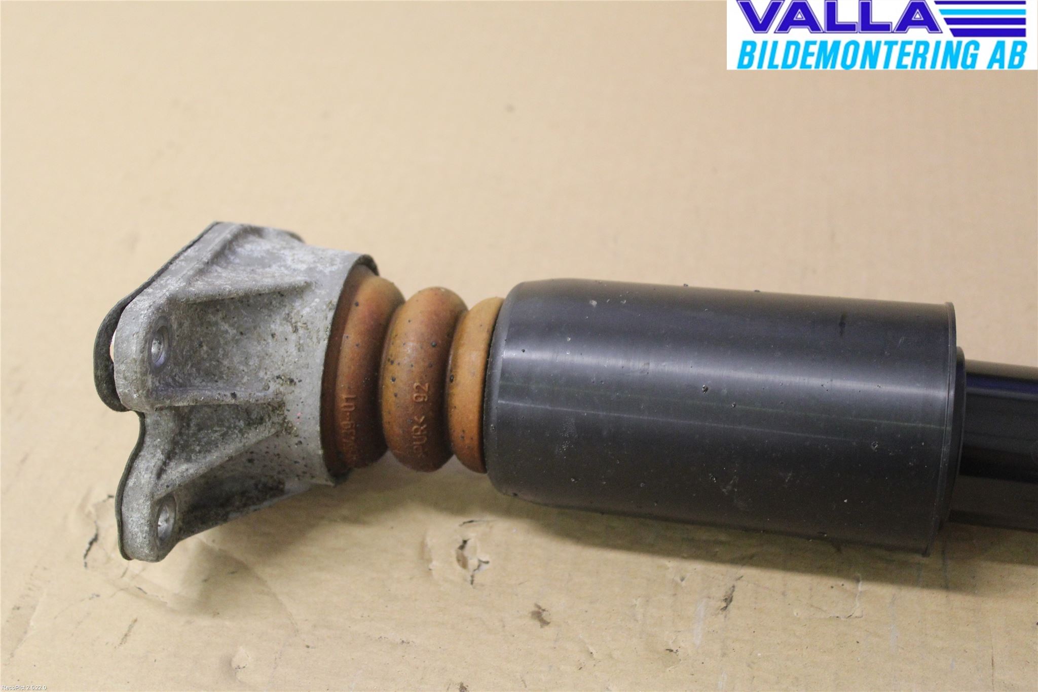 BMW 1 F20/F21 11-19 Stötdämpare Bak