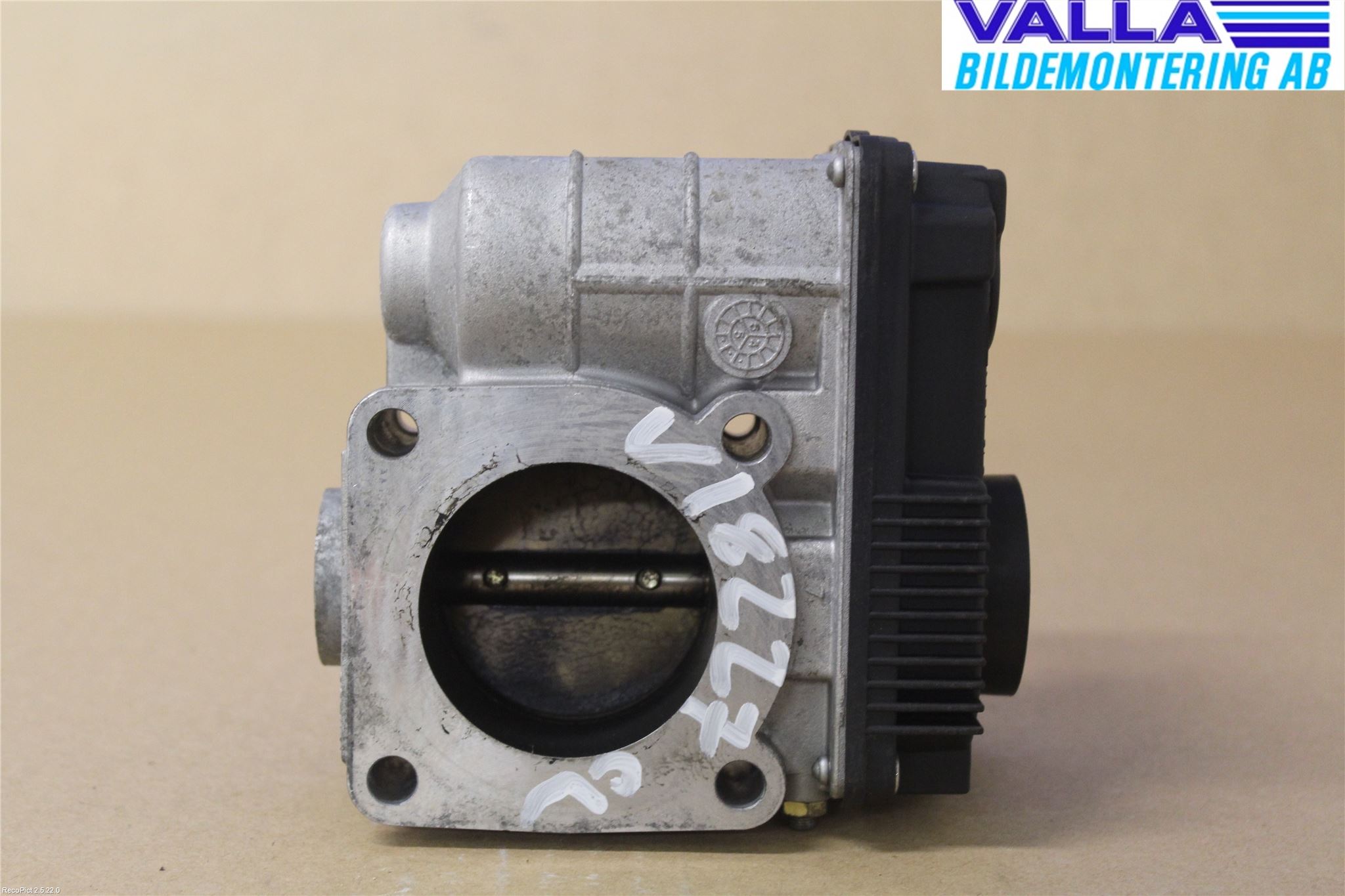 Nissan ALMERA    00-06 Injspjällhus