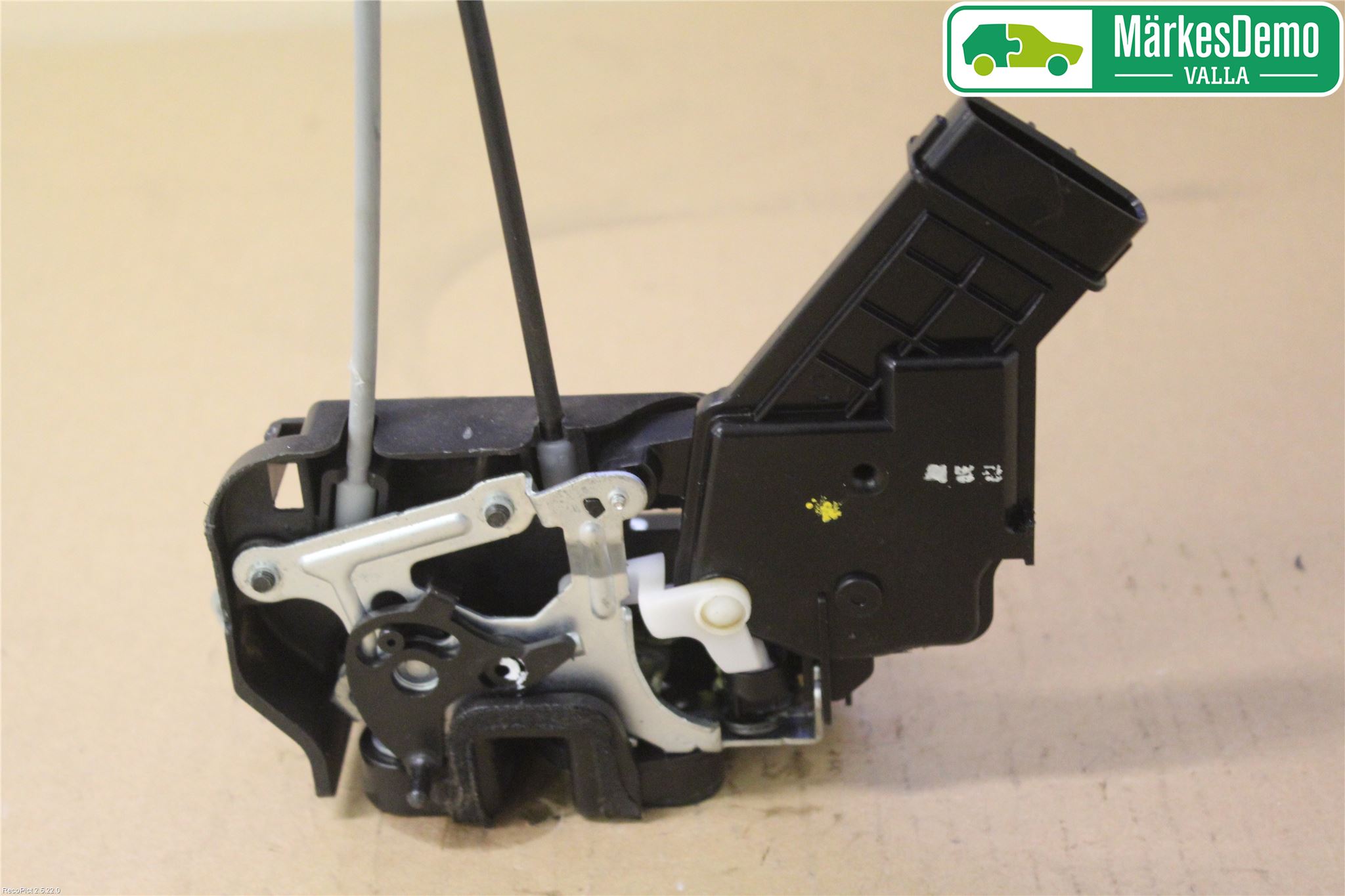 Kia CARENS I  03-06 Låskista-Dörrlås