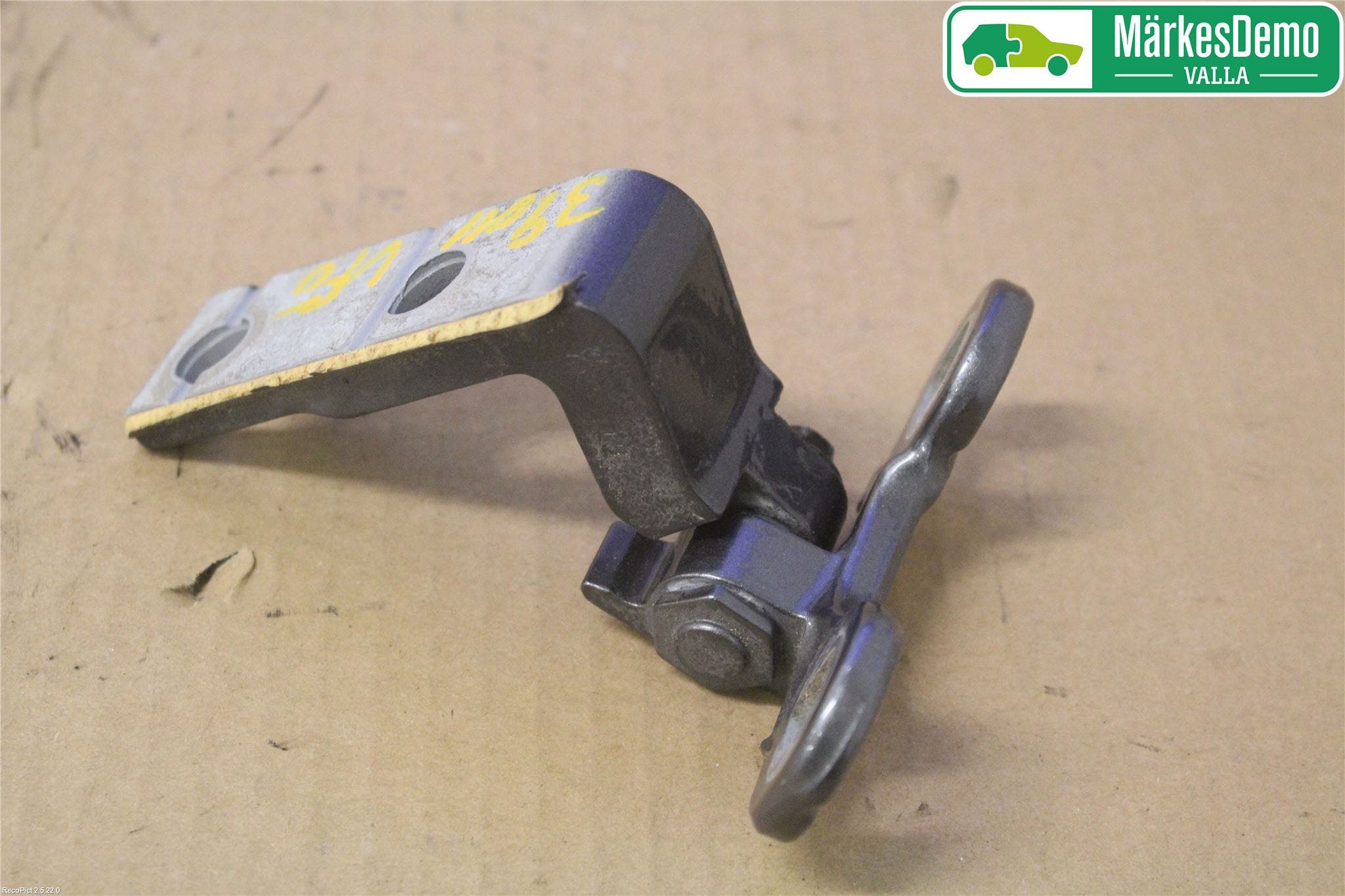 Volvo V40 12-19 Dörrgångjärn