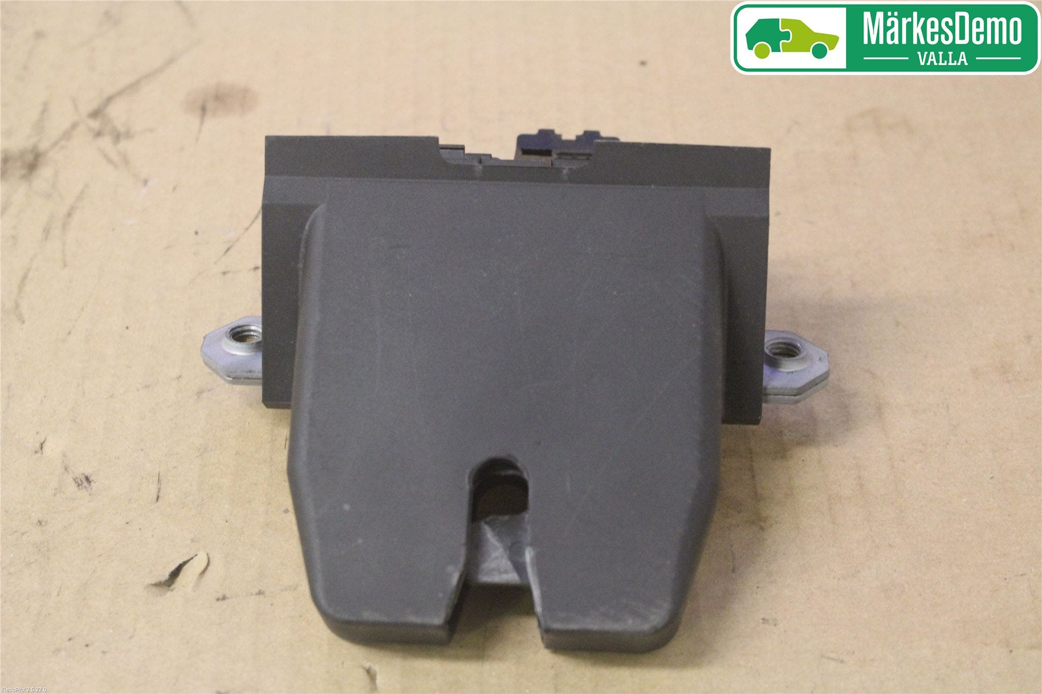 Volvo V40 12-19 Låskista Baklucka