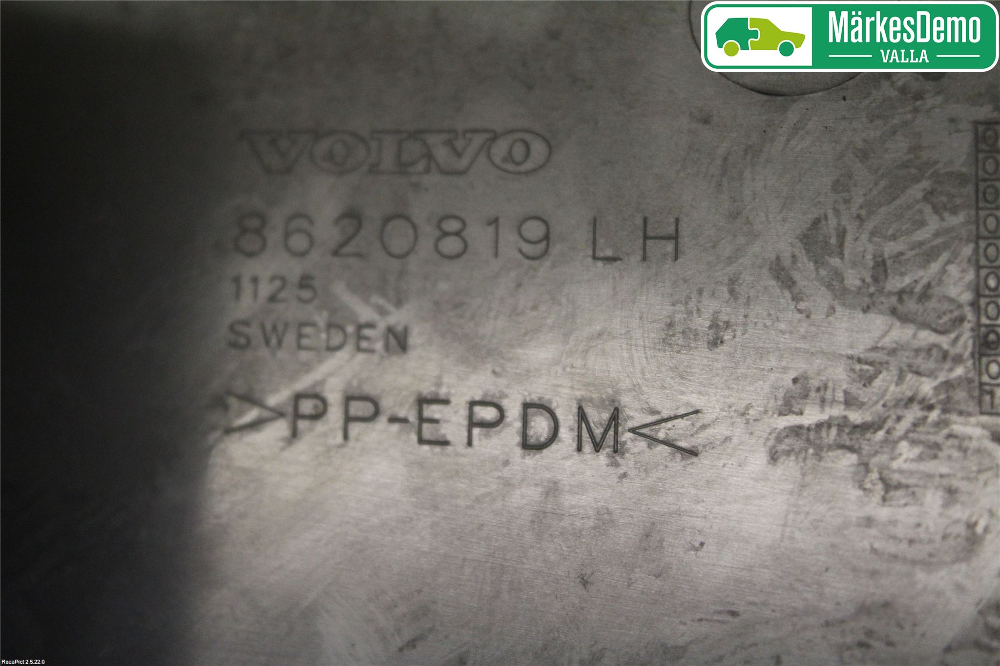 Volvo XC90 03-06 Skärm Hörn Utfyllnad Bak