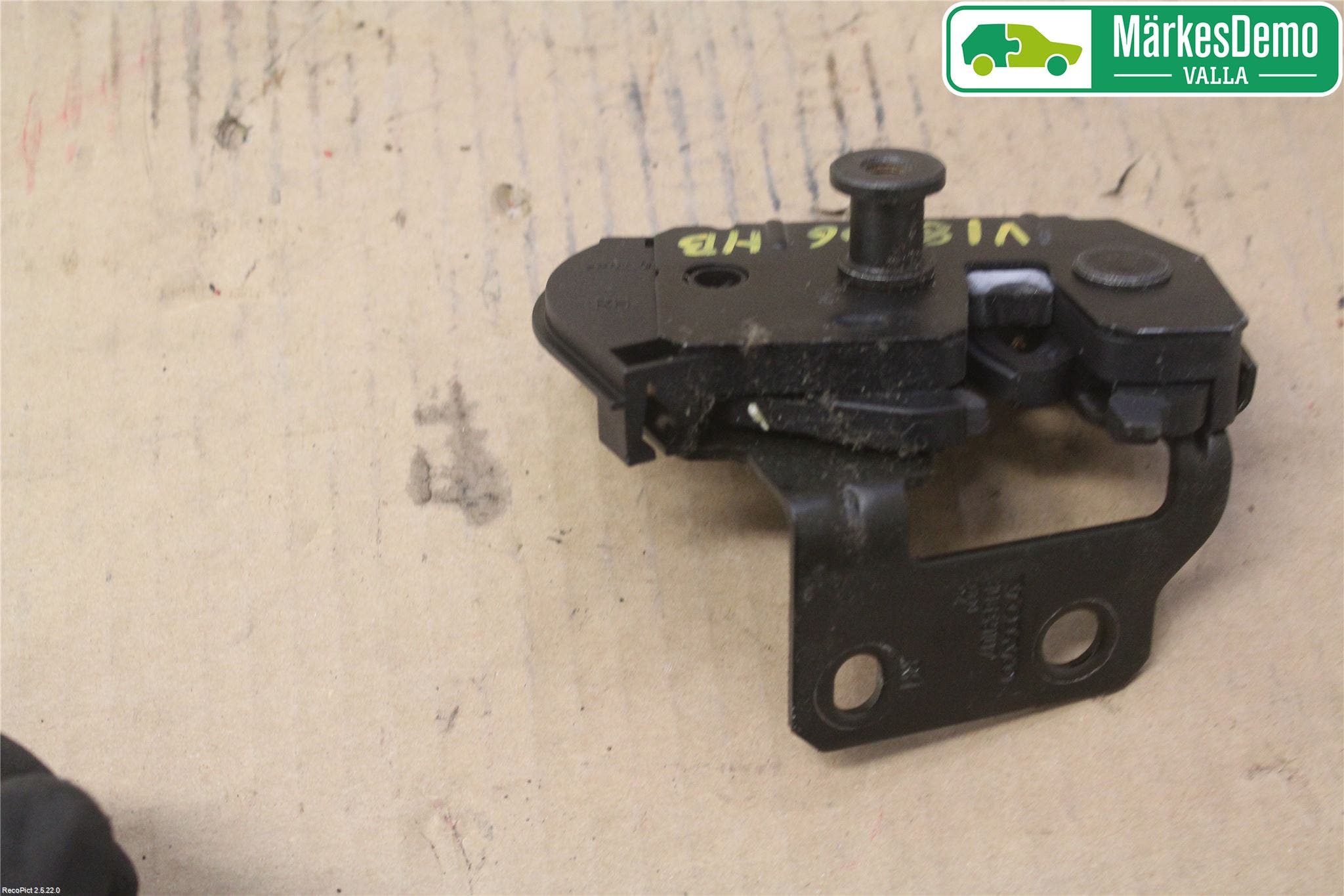 Volvo XC90 03-06 Låskista Baklucka