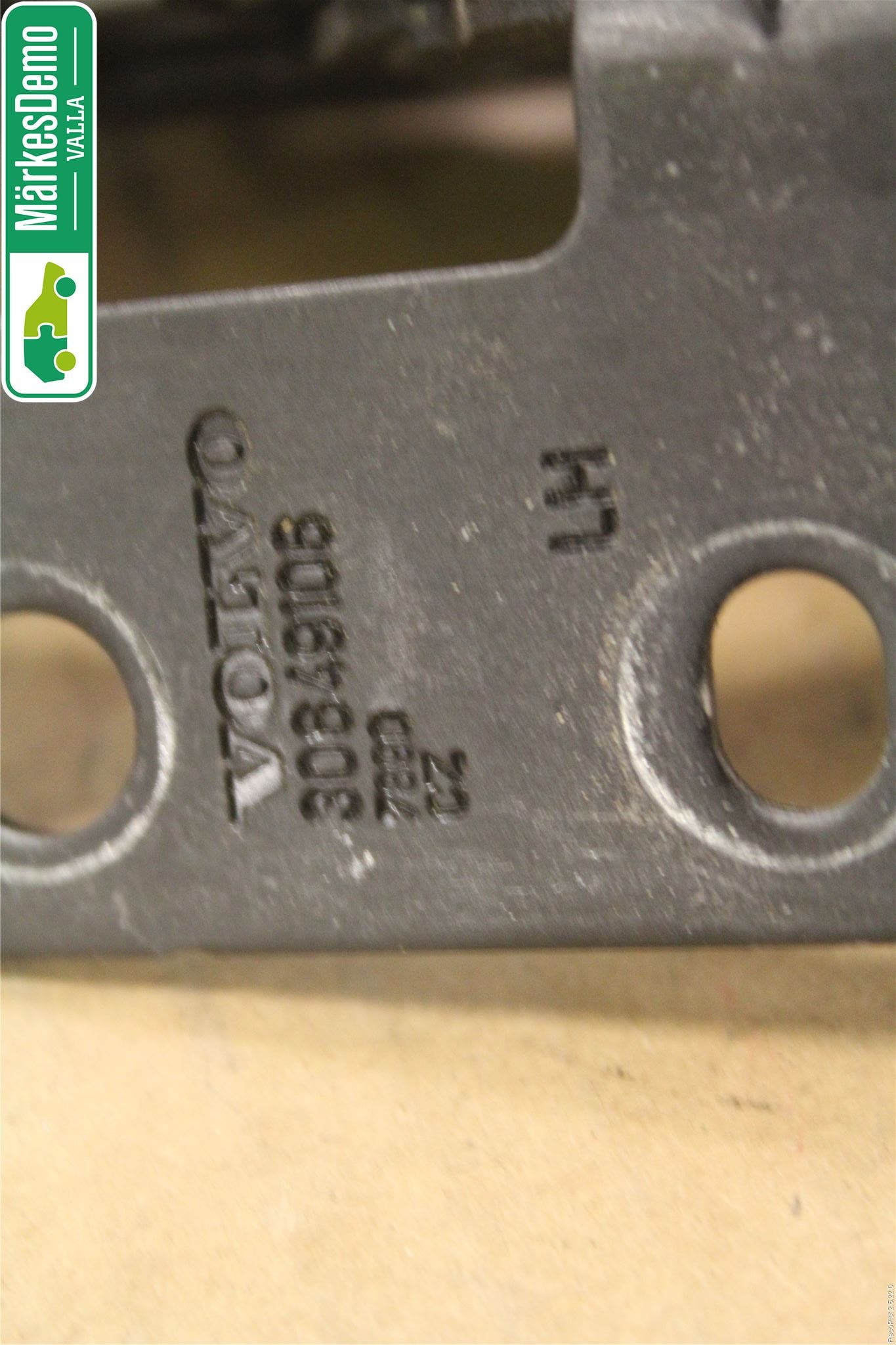 Volvo XC90 03-06 Låskista Baklucka