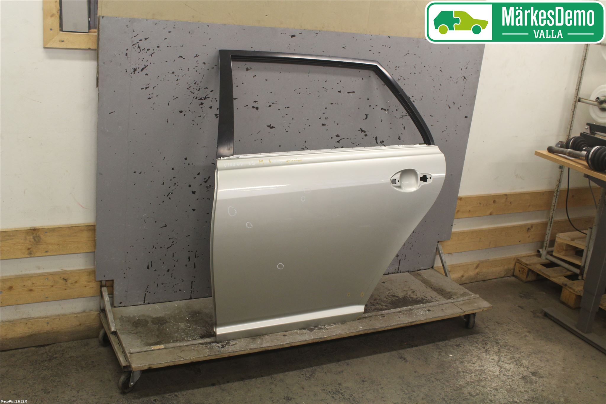 Toyota AVENSIS 03-06 Dörr Bak Vänster