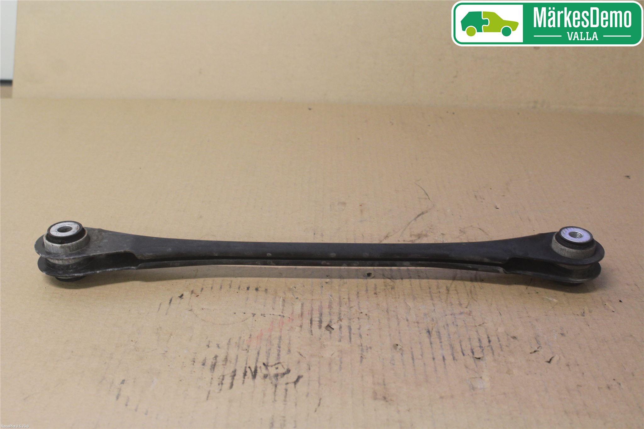 BMW 3 F30/F31/F80 12-19 Momentstag Bak