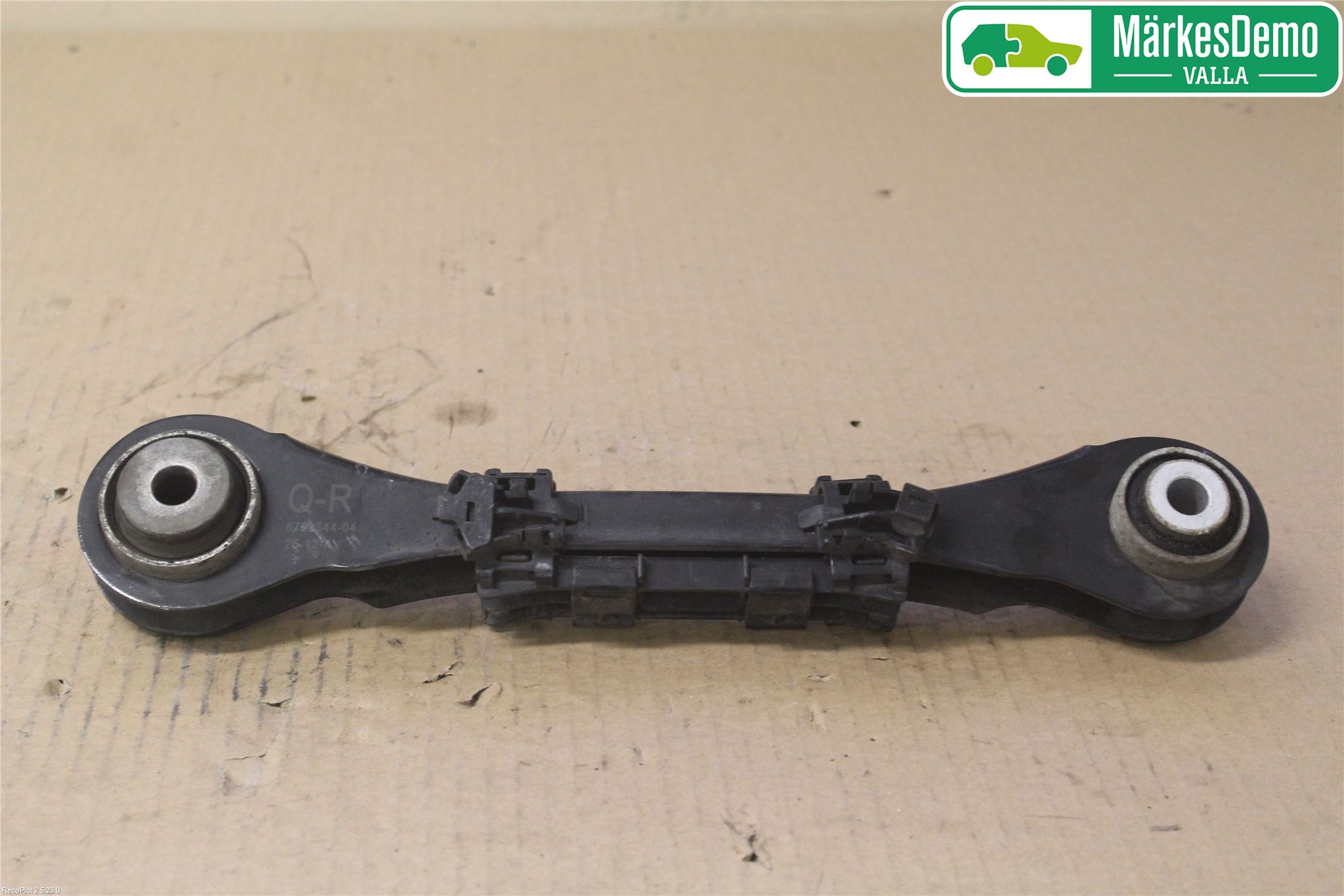BMW 3 F30/F31/F80 12-19 Bärarm Bak Övre Höger