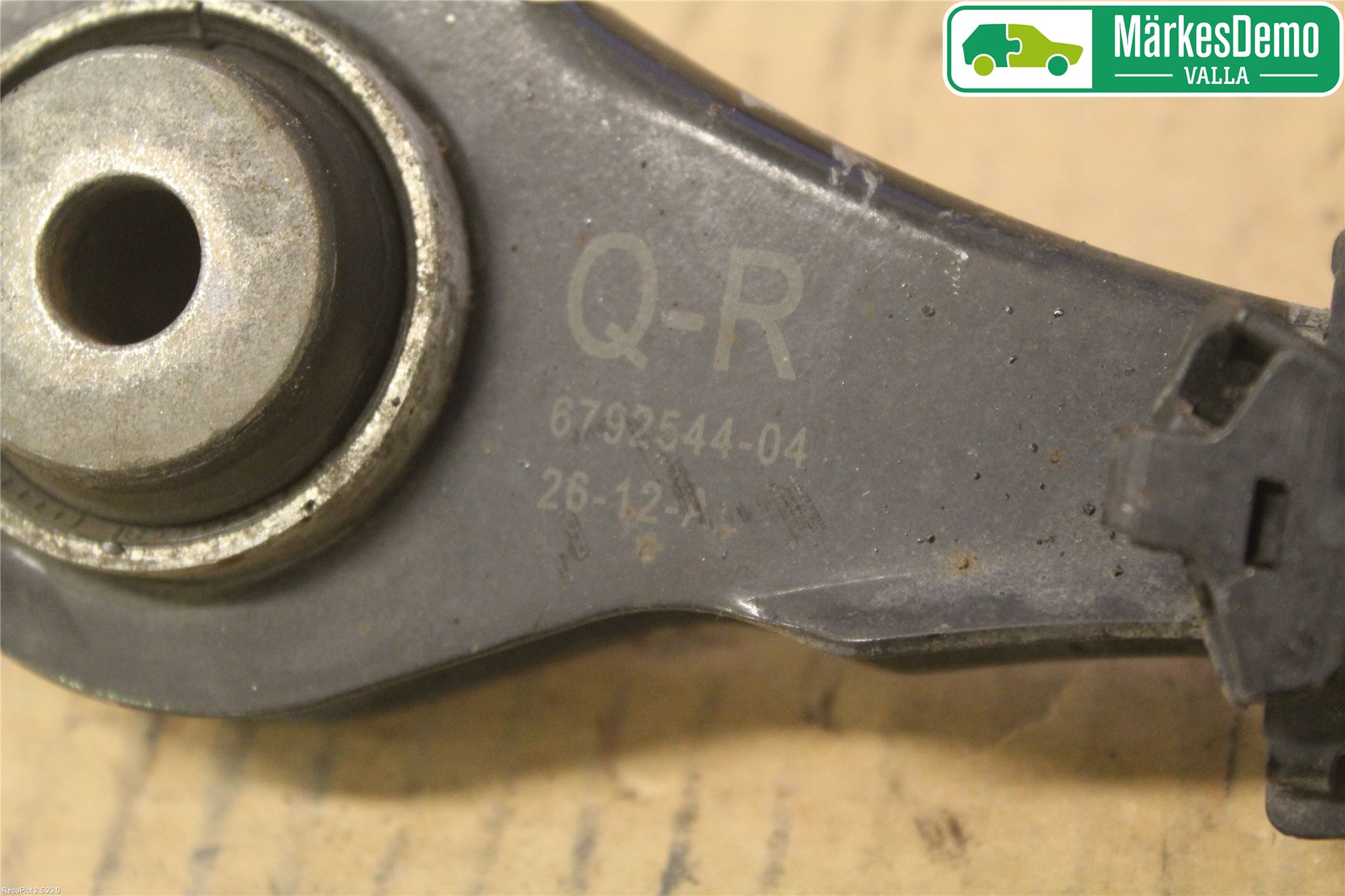 BMW 3 F30/F31/F80 12-19 Bärarm Bak Övre Höger