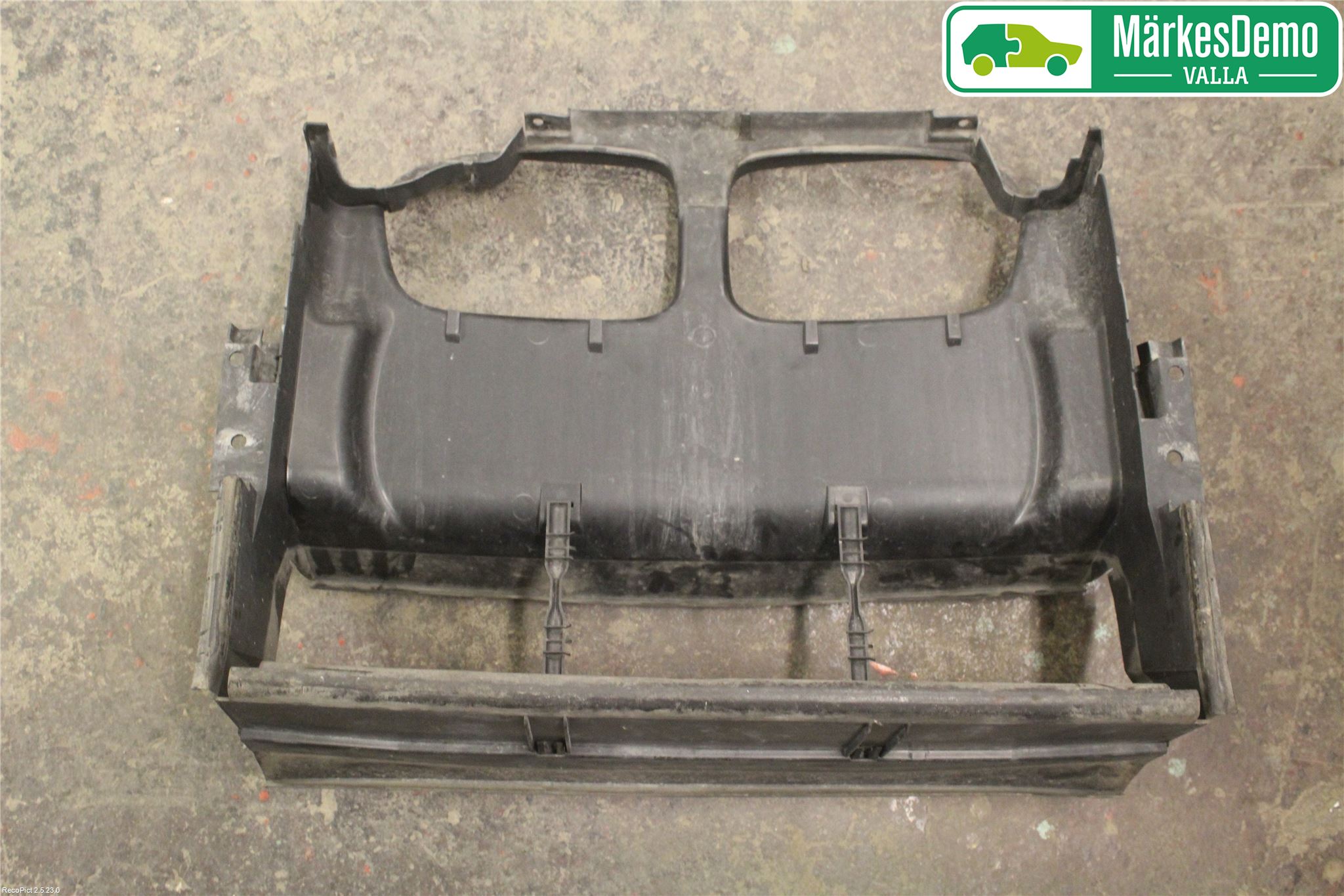 BMW 3 E46      98-05 Deflektor Plåt-Plast Kylning