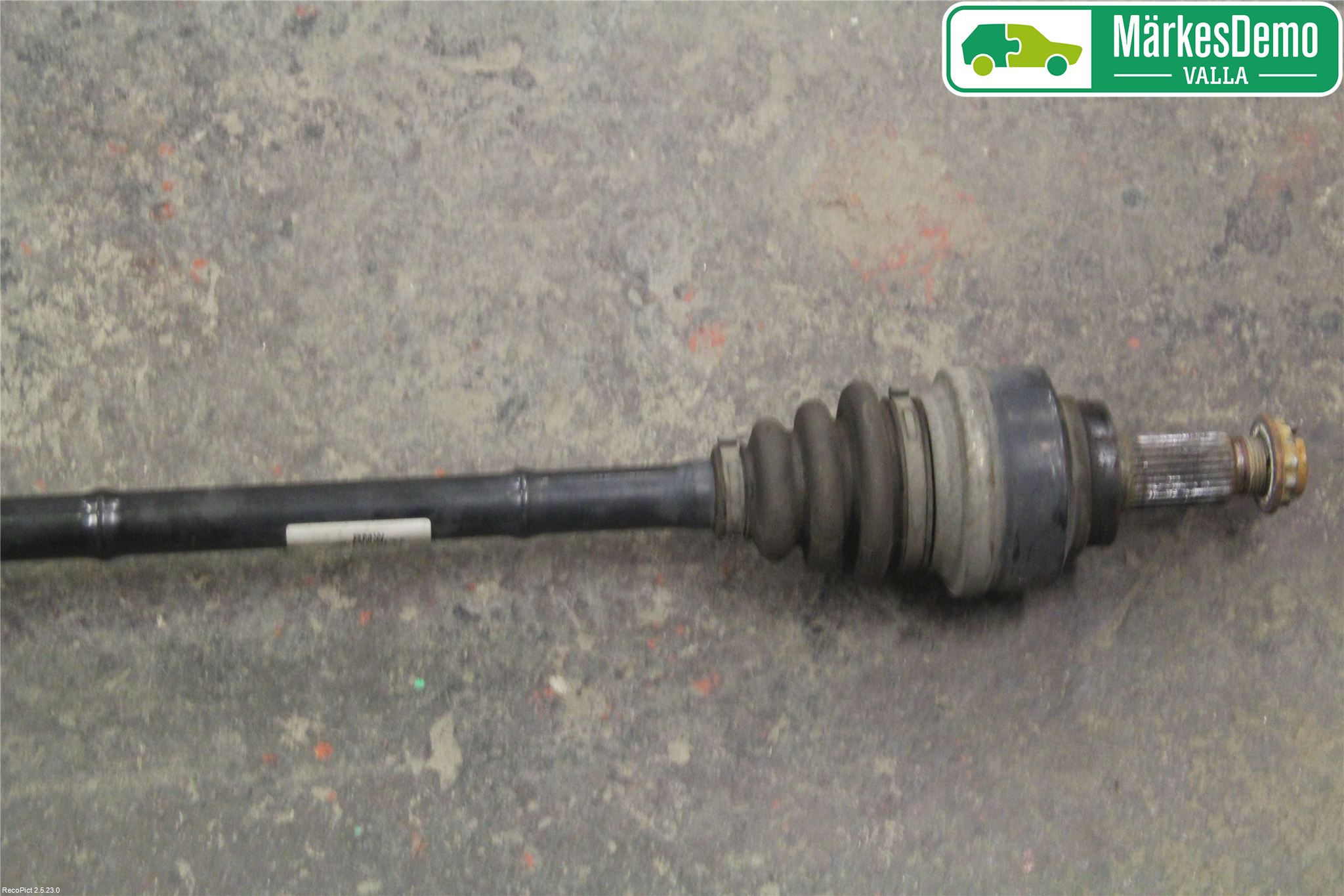 BMW 3 F30/F31/F80 12-19 Drivaxel Bak Vänster