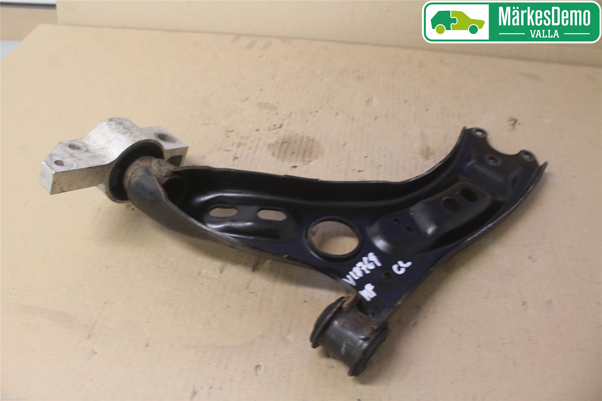 Volkswagen VW GOLF VI 09-13 Bärarm Fram Undre Hö