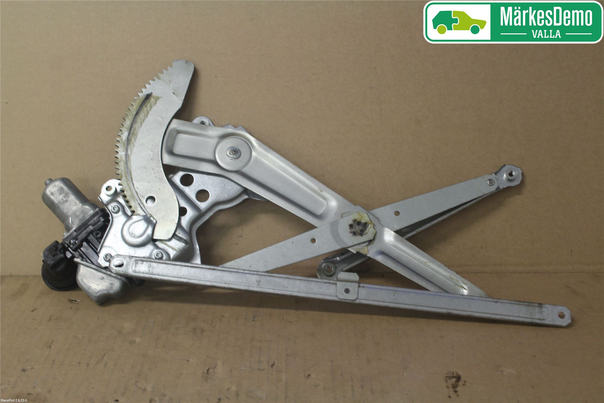 Suzuki KIZASHI Fönsterhiss El Kompl