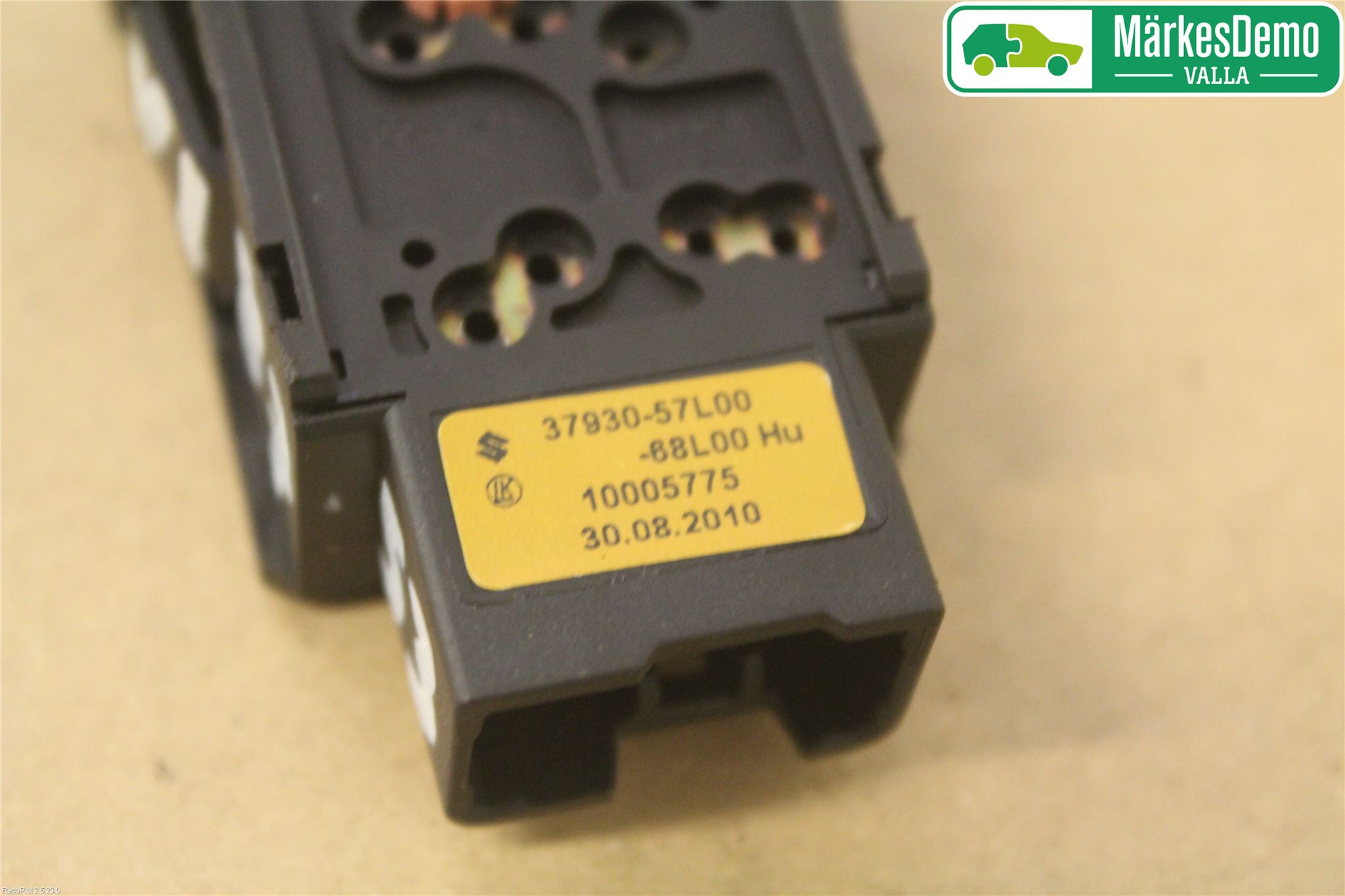 Suzuki KIZASHI Strömställare Strålkastartork