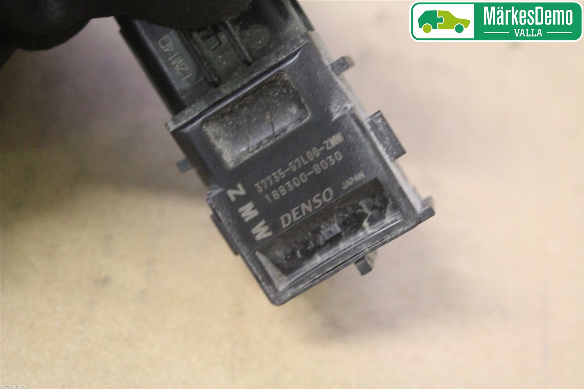 Suzuki KIZASHI Parkeringshjälp Frontsensor