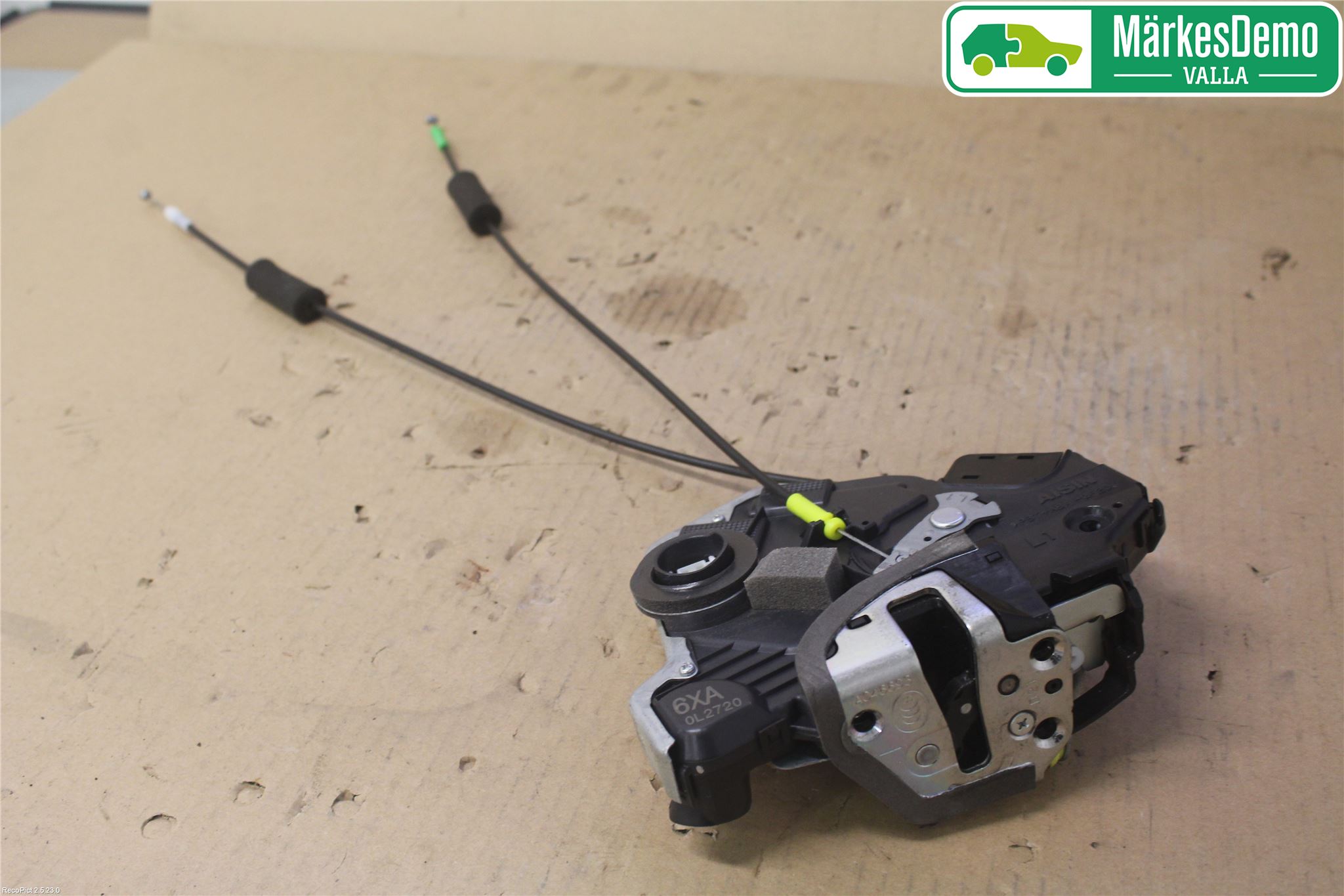 Suzuki KIZASHI Låskista-Dörrlås