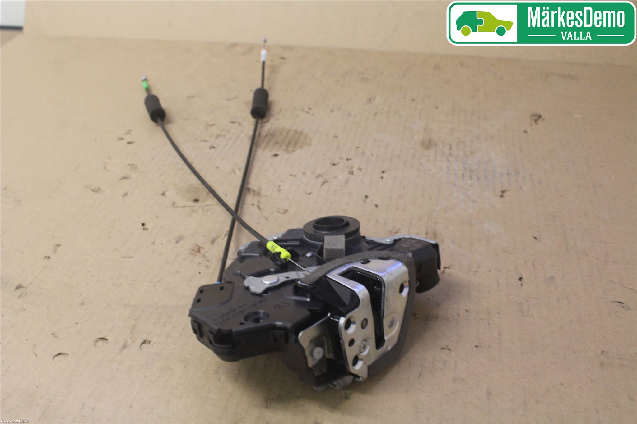 Suzuki KIZASHI Låskista-Dörrlås