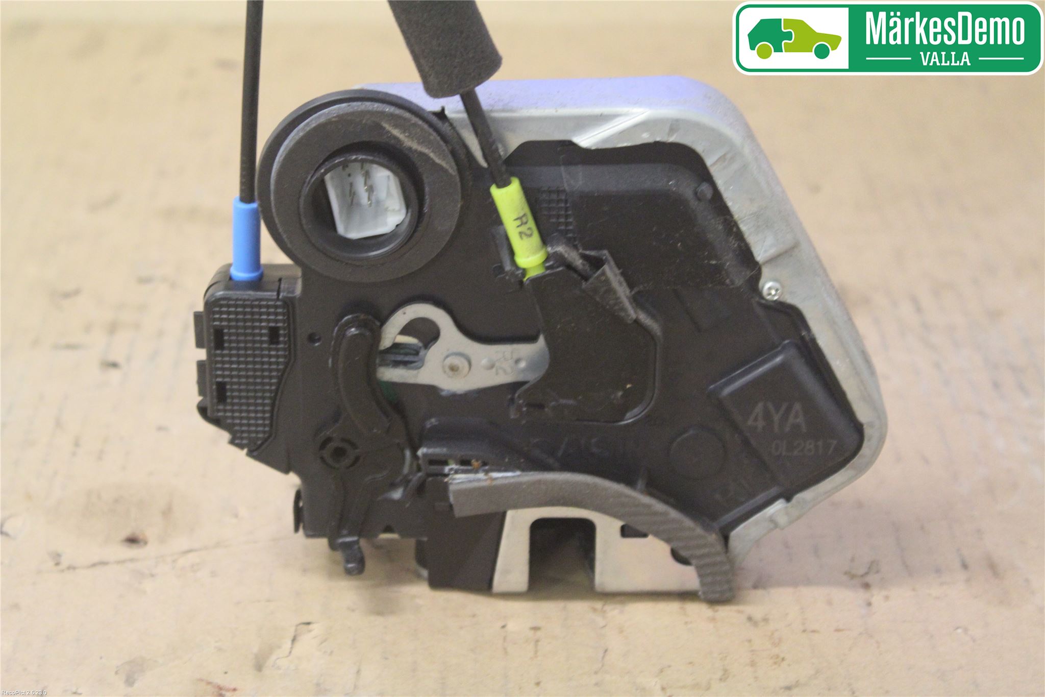 Suzuki KIZASHI Låskista-Dörrlås