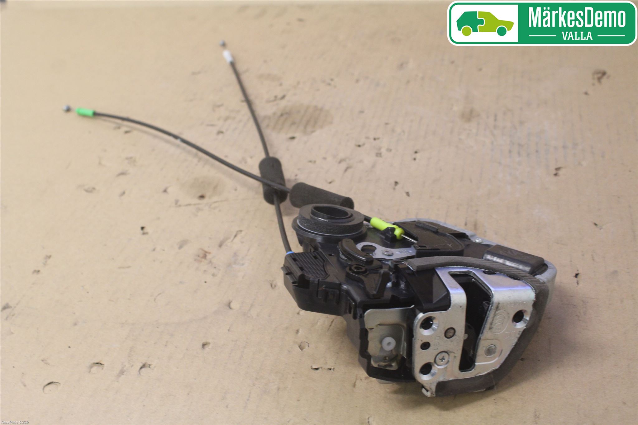 Suzuki KIZASHI Låskista-Dörrlås