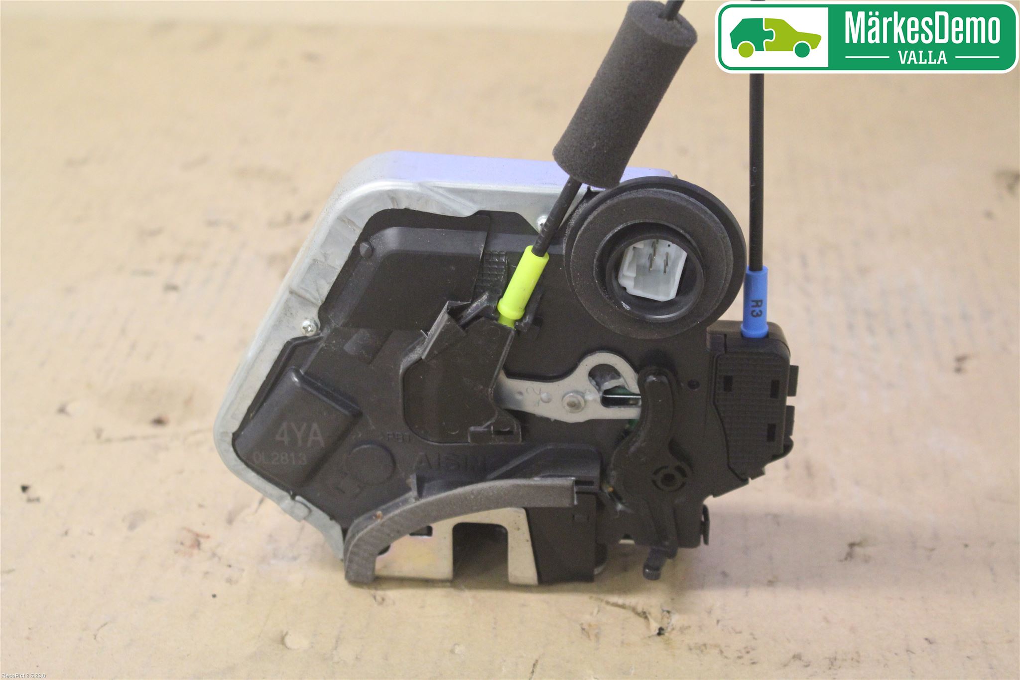 Suzuki KIZASHI Låskista-Dörrlås