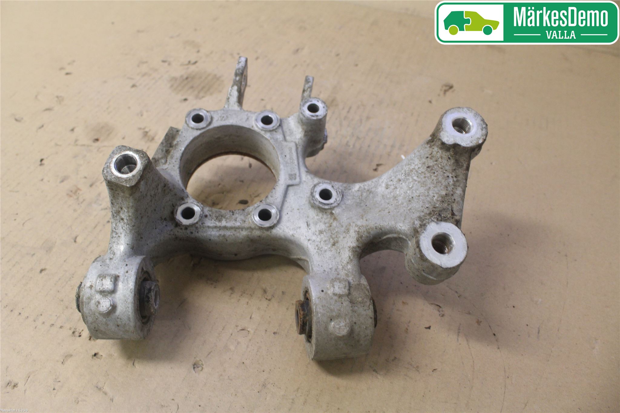 Suzuki KIZASHI Hjullagerhus Bak Vä