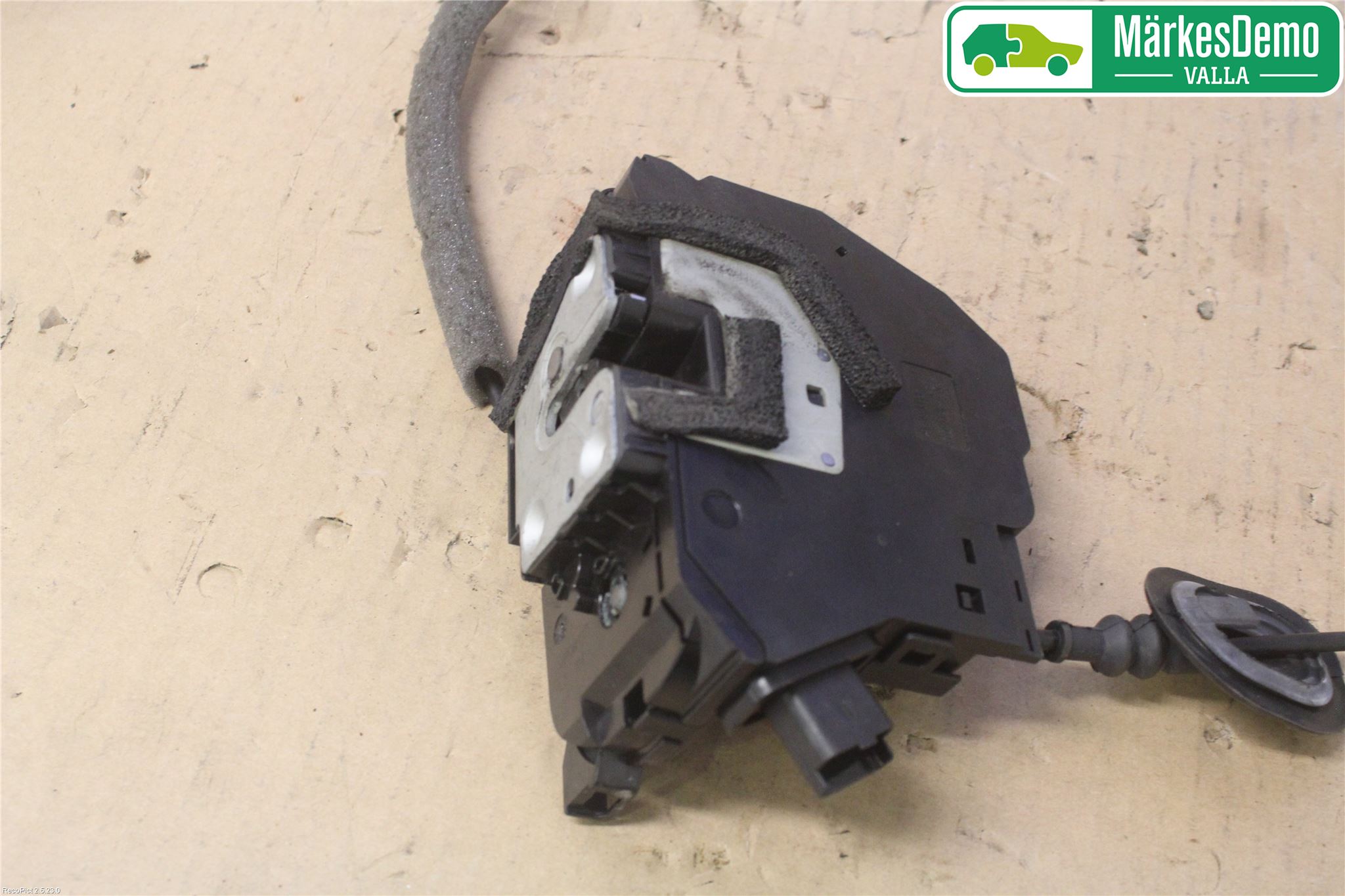 Renault CLIO IV 12-16 Låskista-Dörrlås