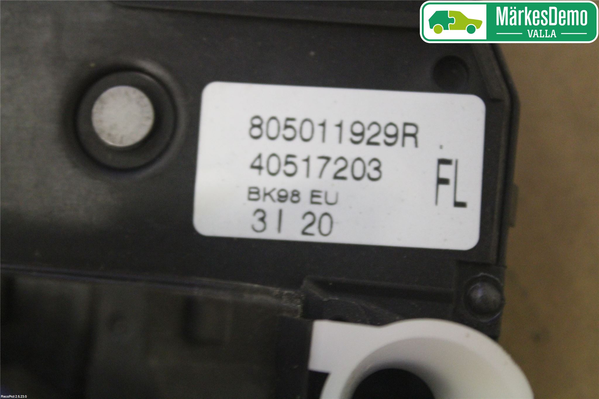 Renault CLIO IV 12-16 Låskista-Dörrlås