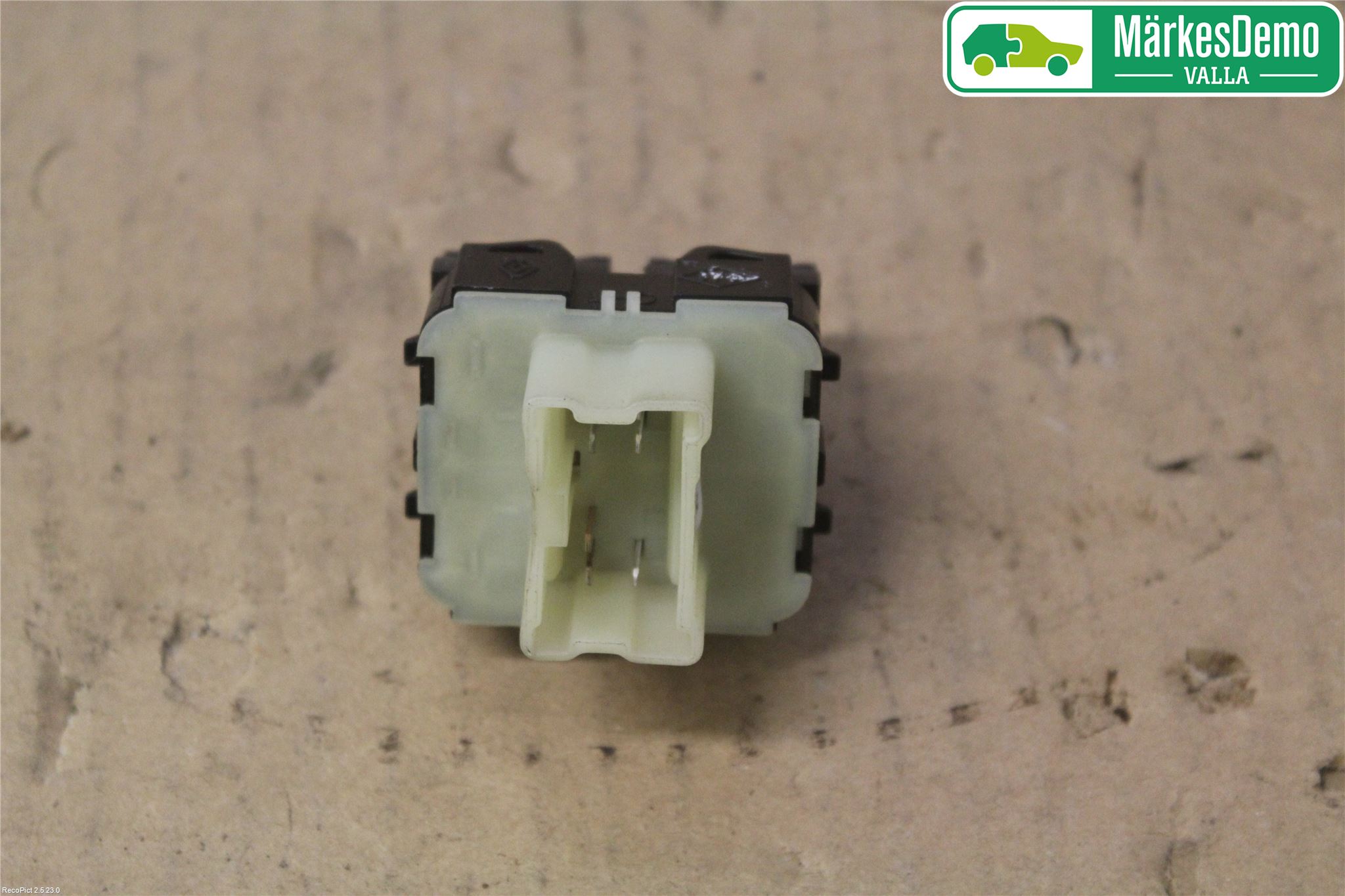 Renault CLIO IV 12-16 Strömställare Elhiss