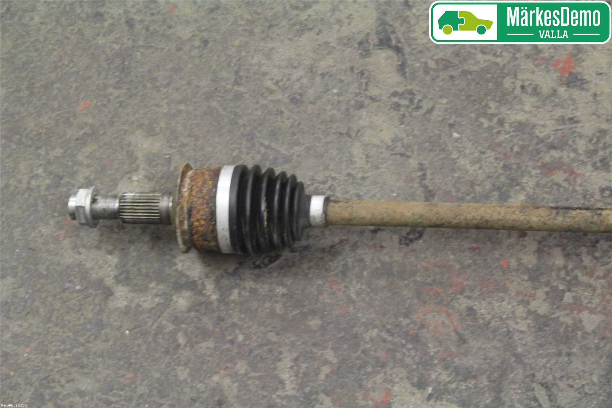 Suzuki KIZASHI Drivaxel Bak Höger