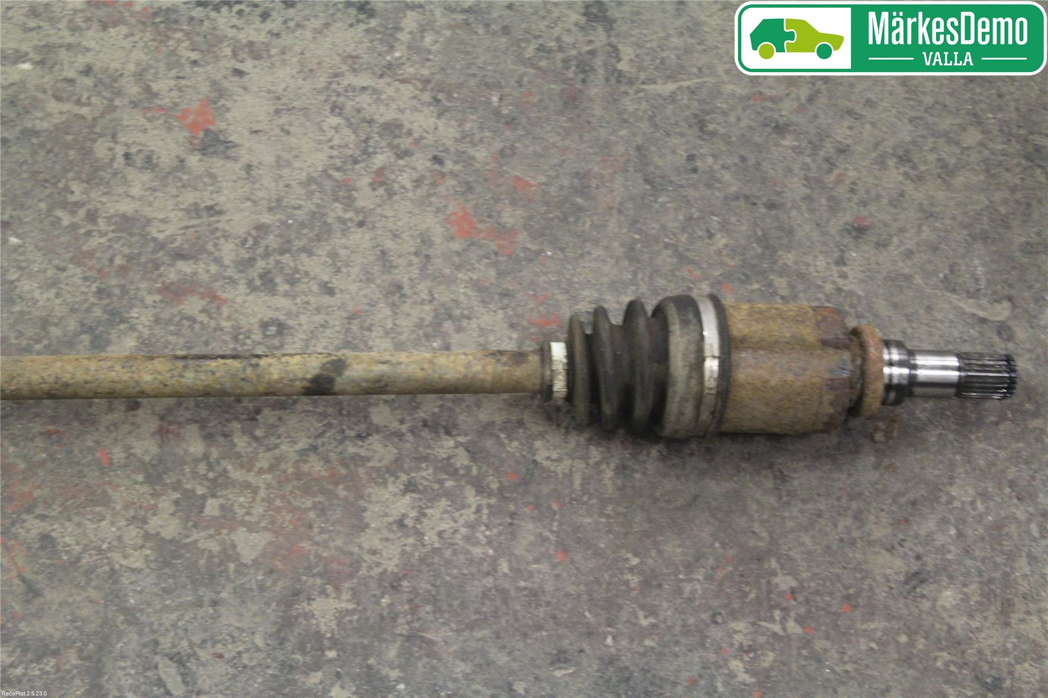 Suzuki KIZASHI Drivaxel Bak Höger