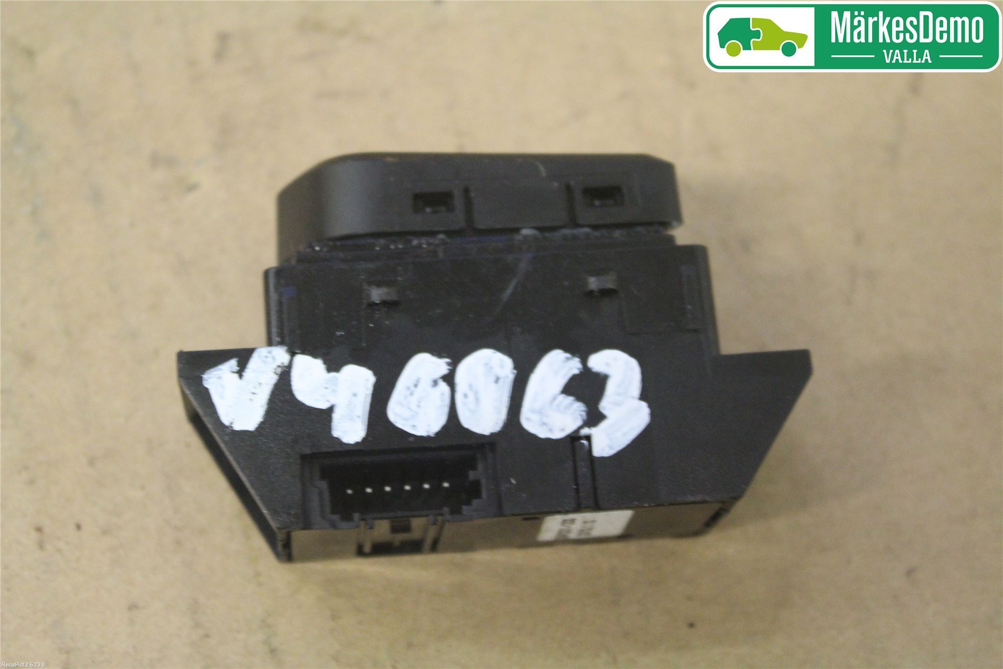 Hyundai i40 08-15 Strömställare Stolvärme