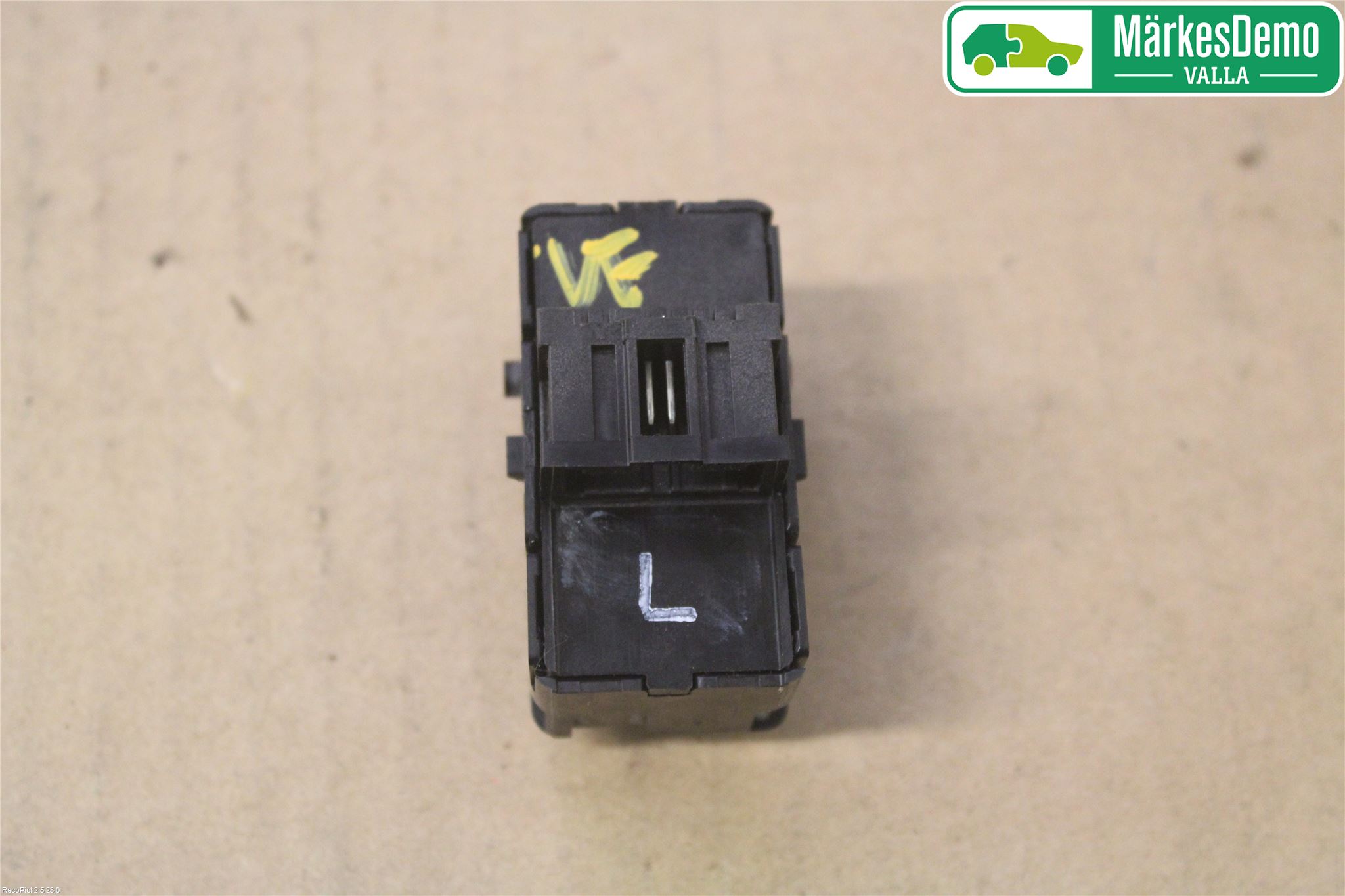 Subaru OUTBACK 10-15 Strömställare Stolminne