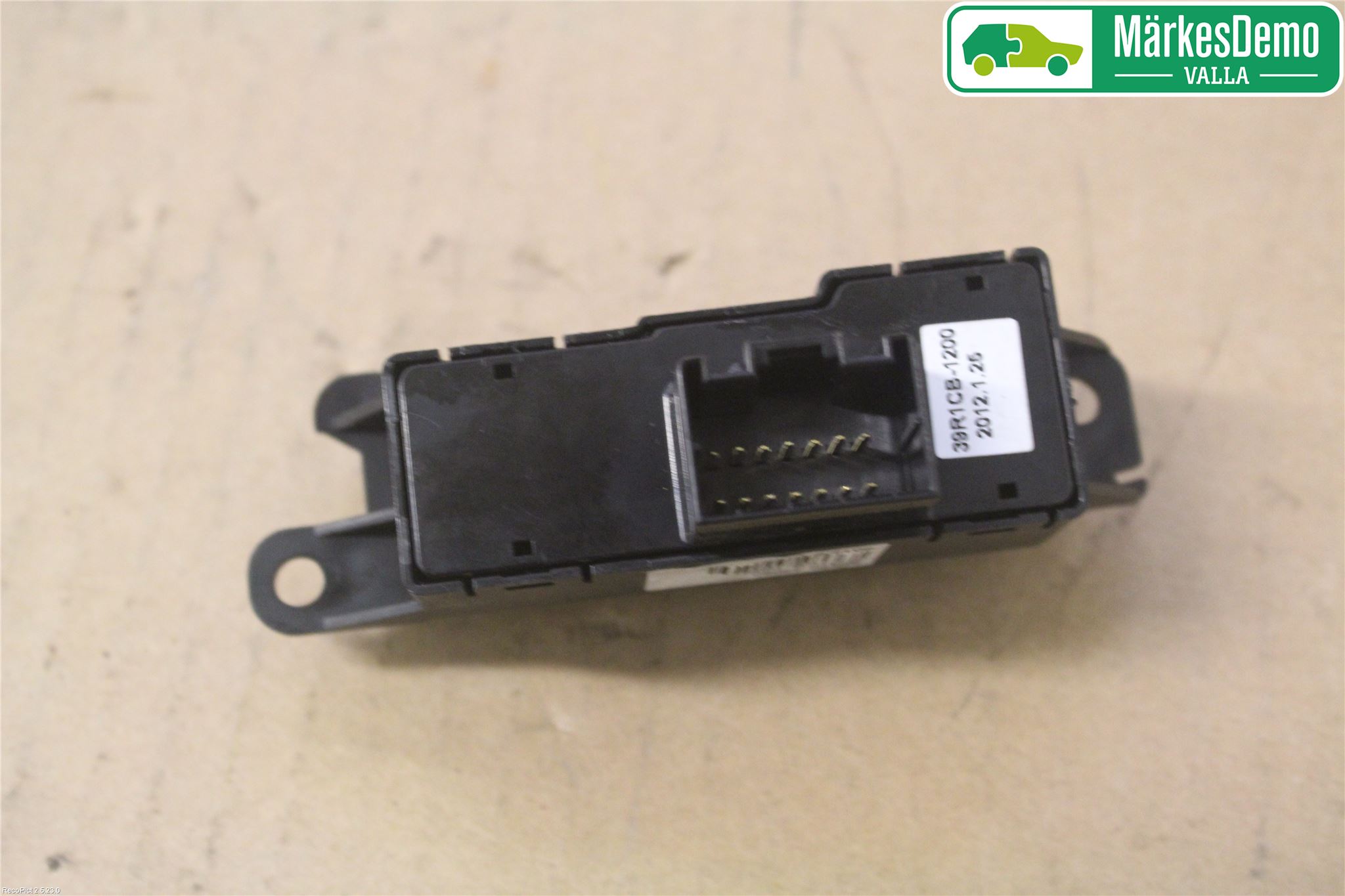 Hyundai i40 08-15 Strömställare Stolvärme