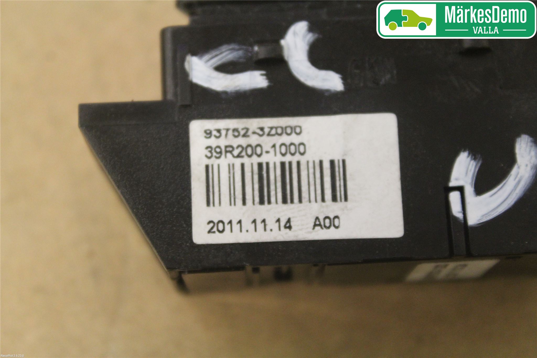 Hyundai i40 08-15 Strömställare Stolvärme