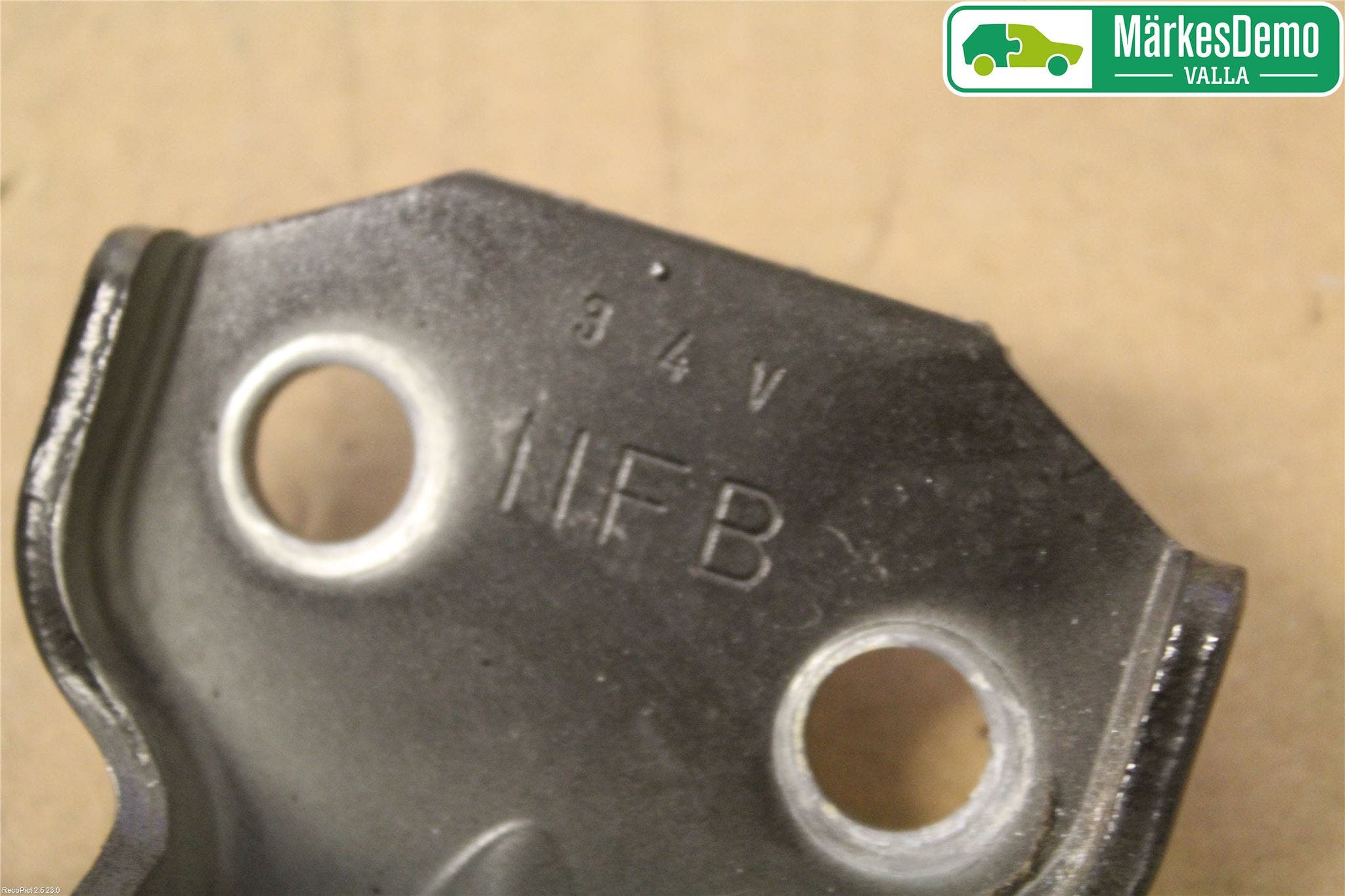 Subaru OUTBACK 10-15 Dörrgångjärn