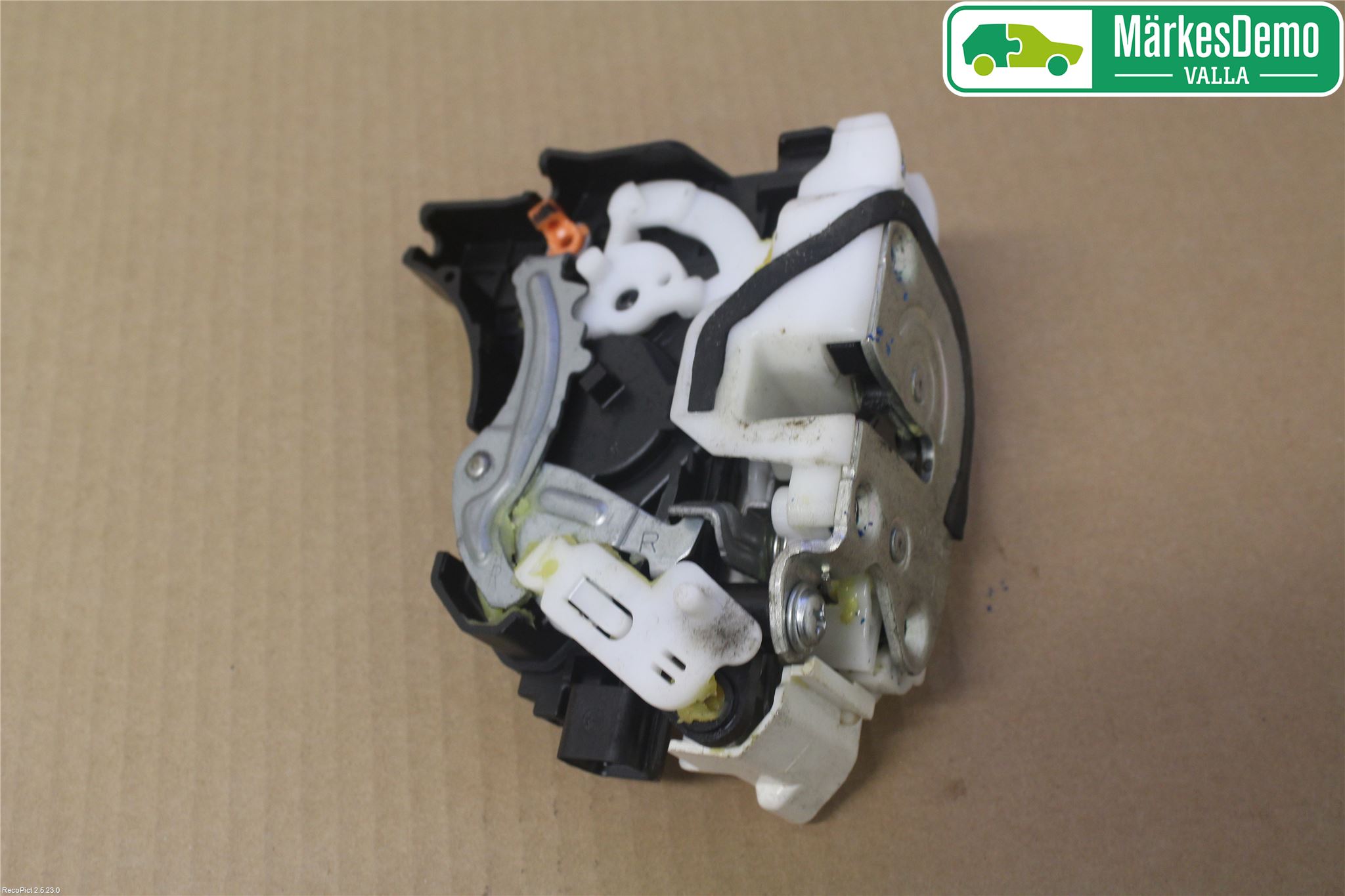 Mitsubishi OUTLANDER 07-12 Låskista-Dörrlås