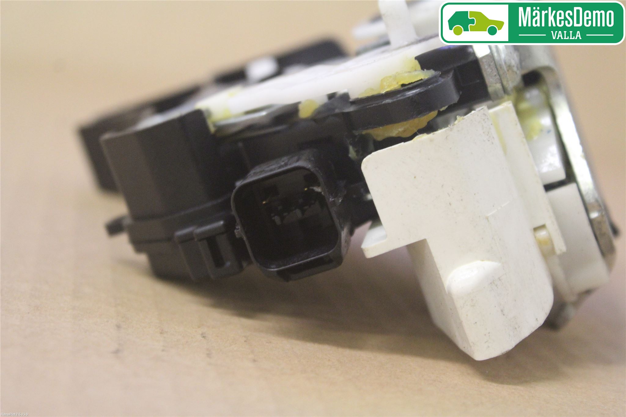 Mitsubishi OUTLANDER 07-12 Låskista-Dörrlås