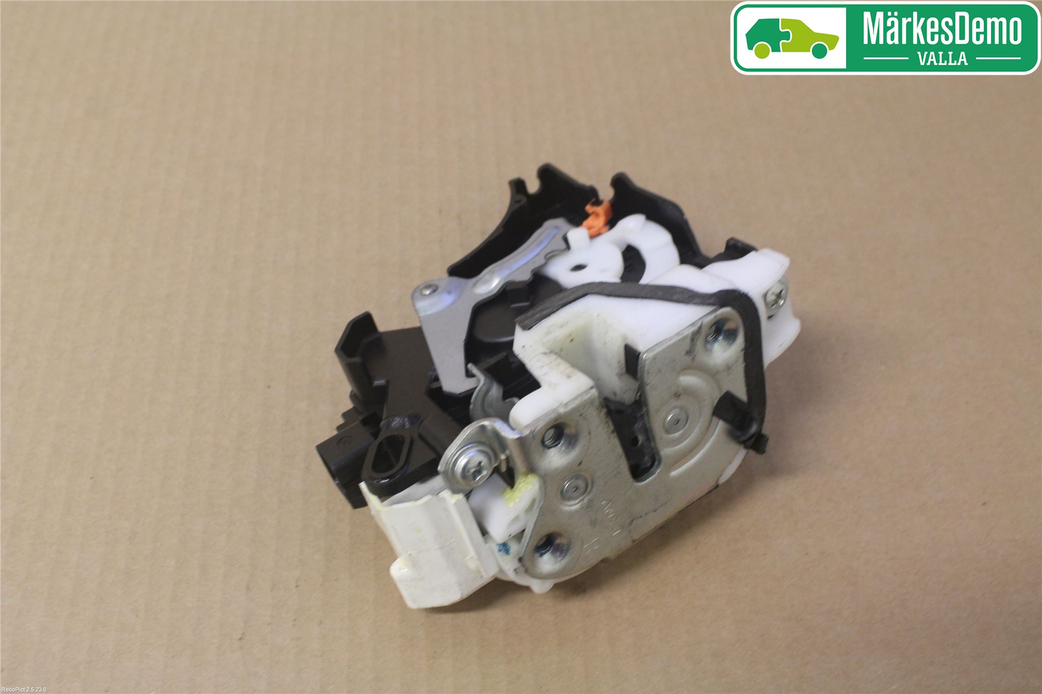 Mitsubishi OUTLANDER 07-12 Låskista-Dörrlås