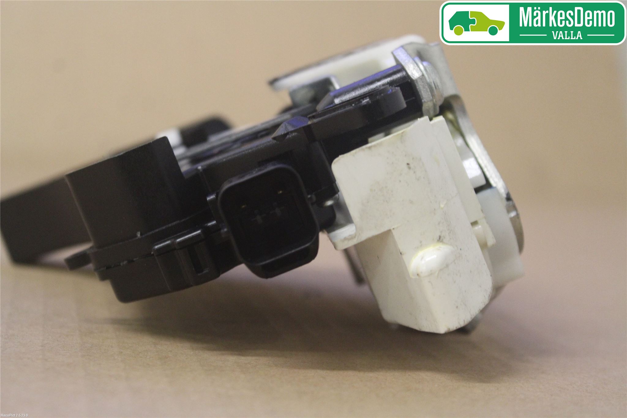 Mitsubishi OUTLANDER 07-12 Låskista-Dörrlås