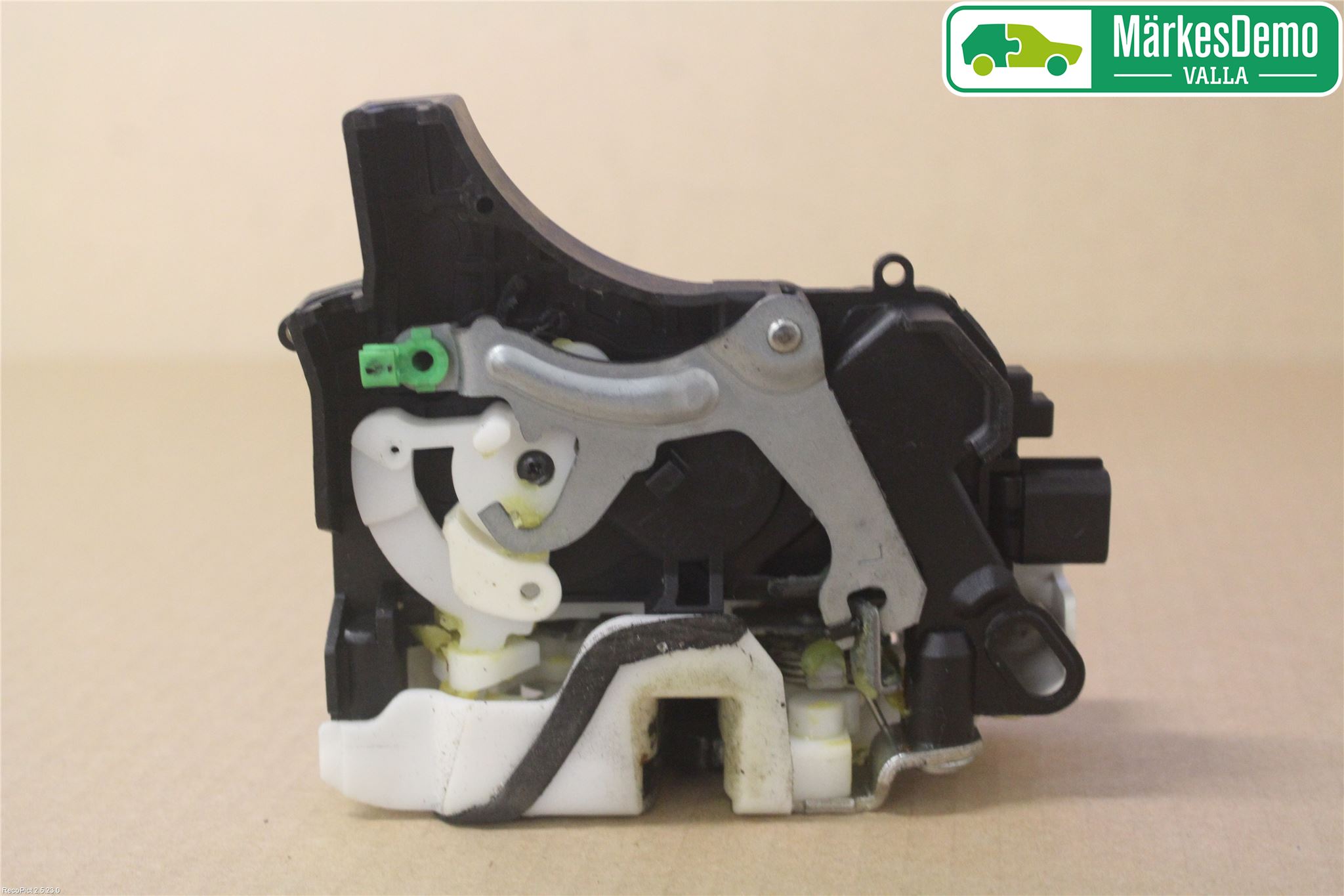 Mitsubishi OUTLANDER 07-12 Låskista-Dörrlås