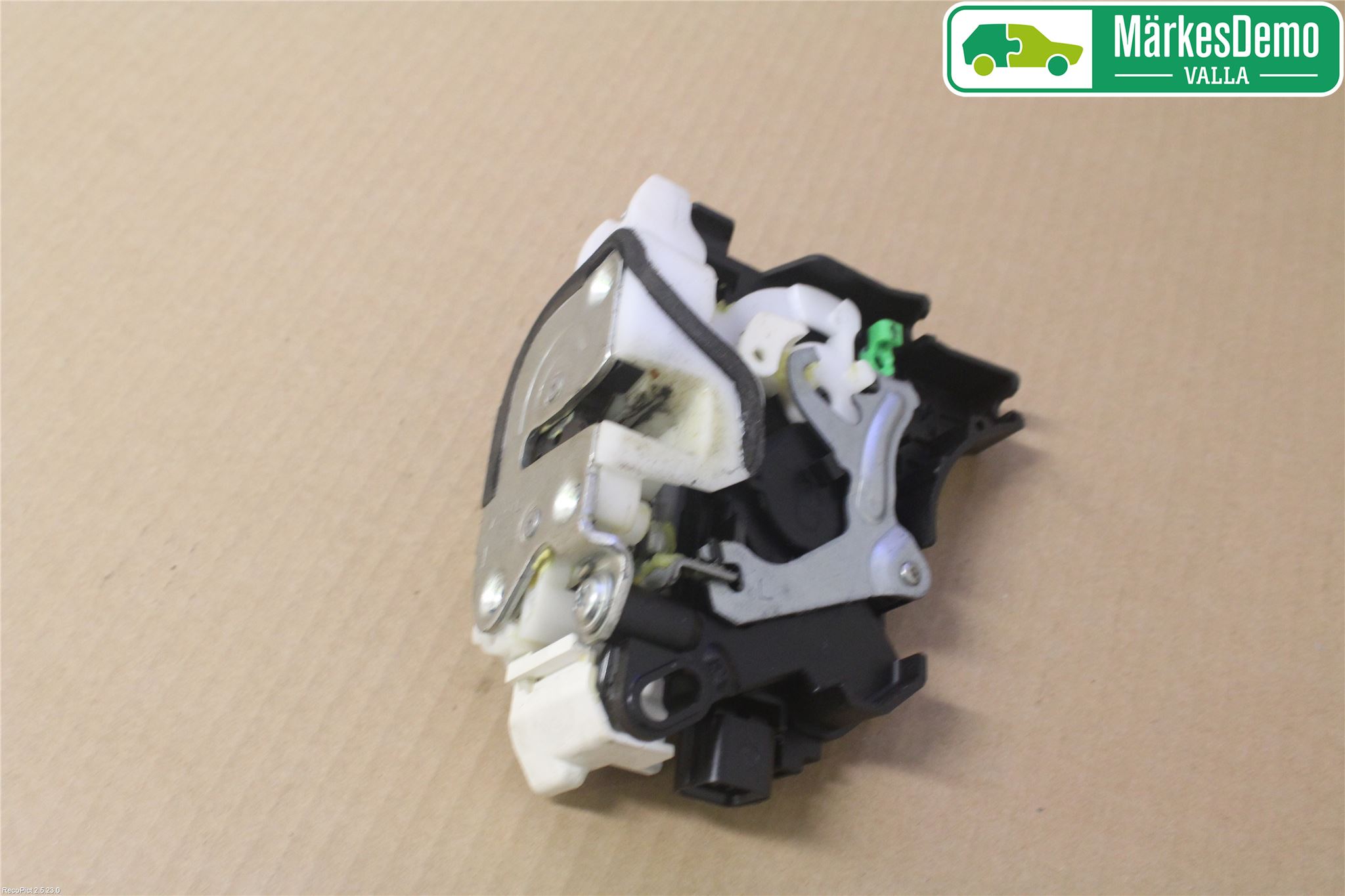 Mitsubishi OUTLANDER 07-12 Låskista-Dörrlås