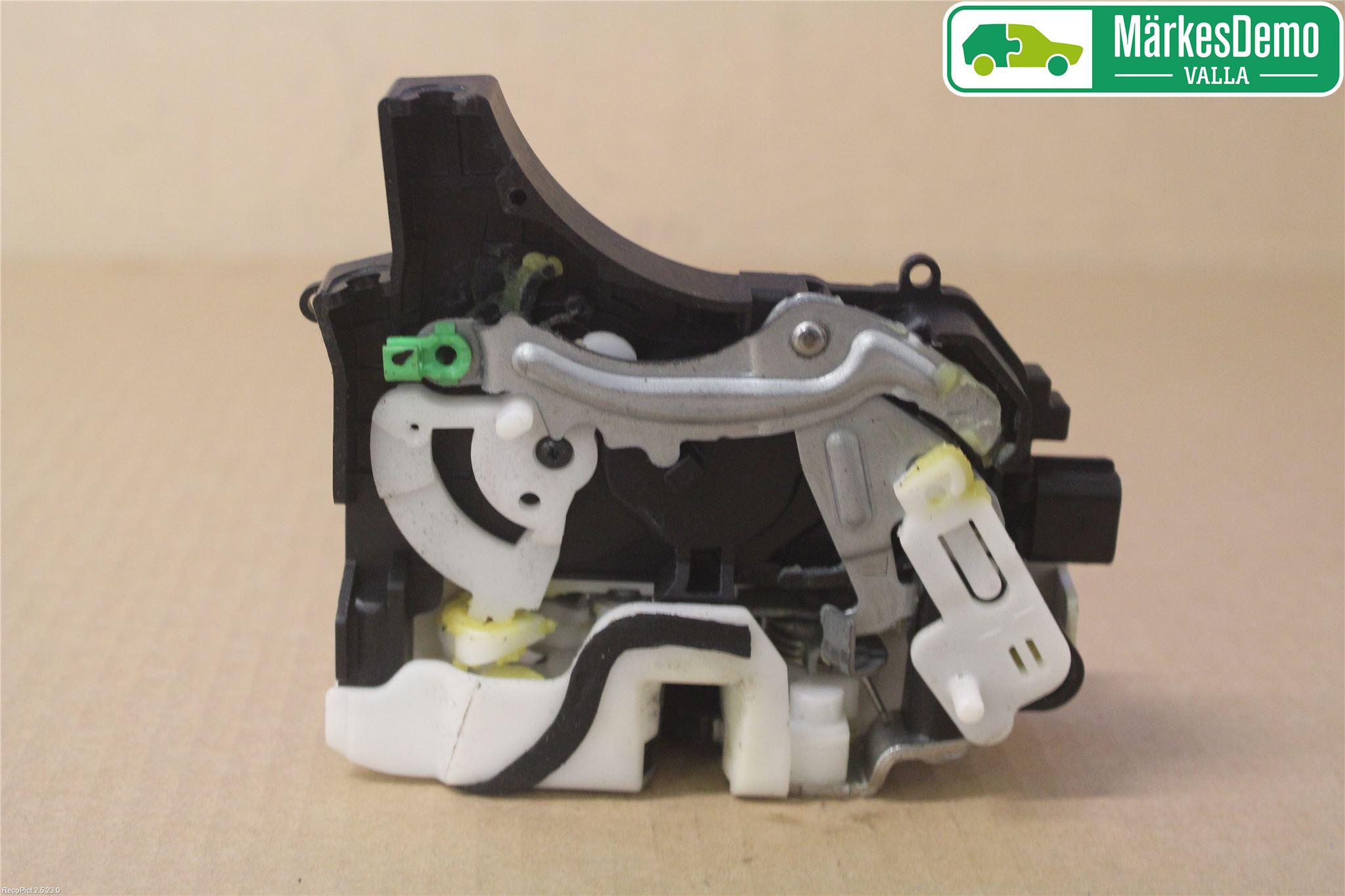 Mitsubishi OUTLANDER 07-12 Låskista-Dörrlås