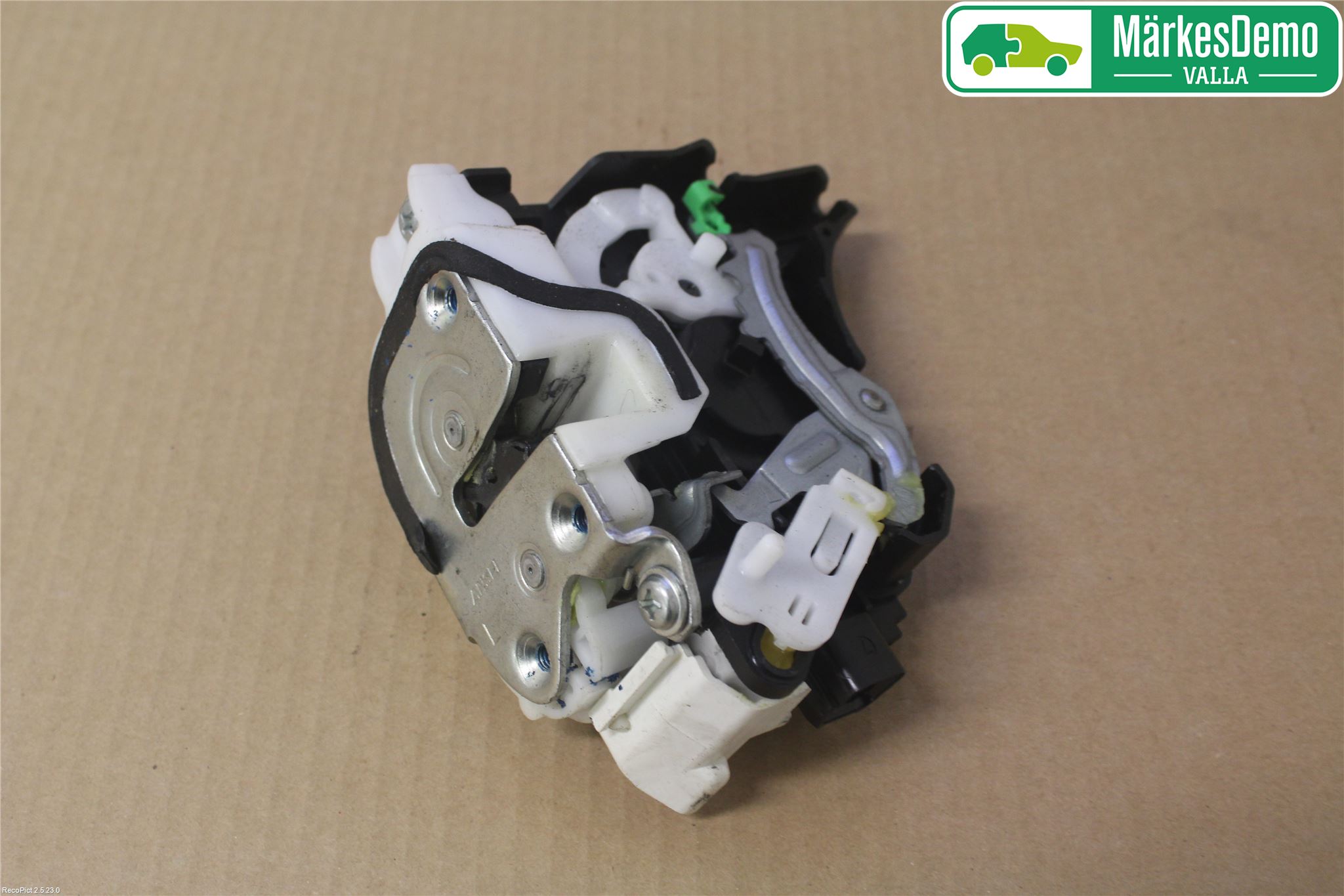 Mitsubishi OUTLANDER 07-12 Låskista-Dörrlås