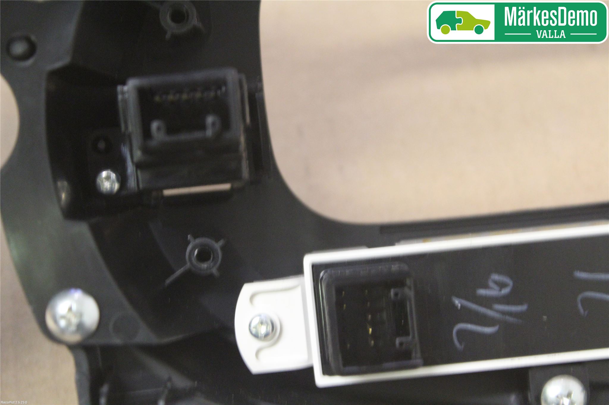 Mitsubishi OUTLANDER 07-12 Inredning Sarg Växelspak