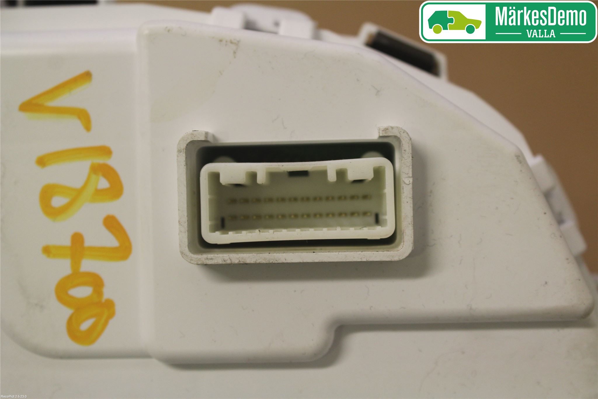 Mitsubishi OUTLANDER 07-12 Instrument Komb