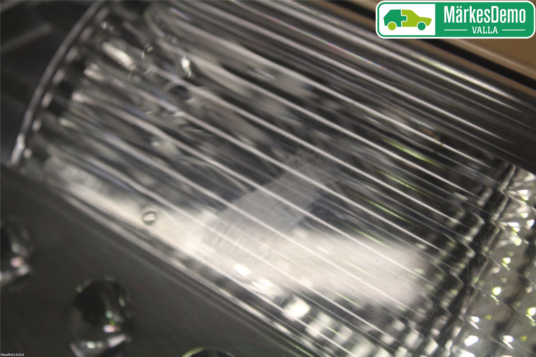 Mitsubishi OUTLANDER 07-12 Bakljus Lucka Vä