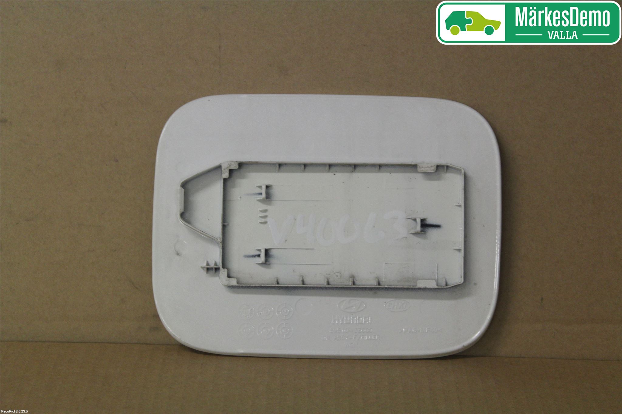 Hyundai i40 08-15 Tanklucka