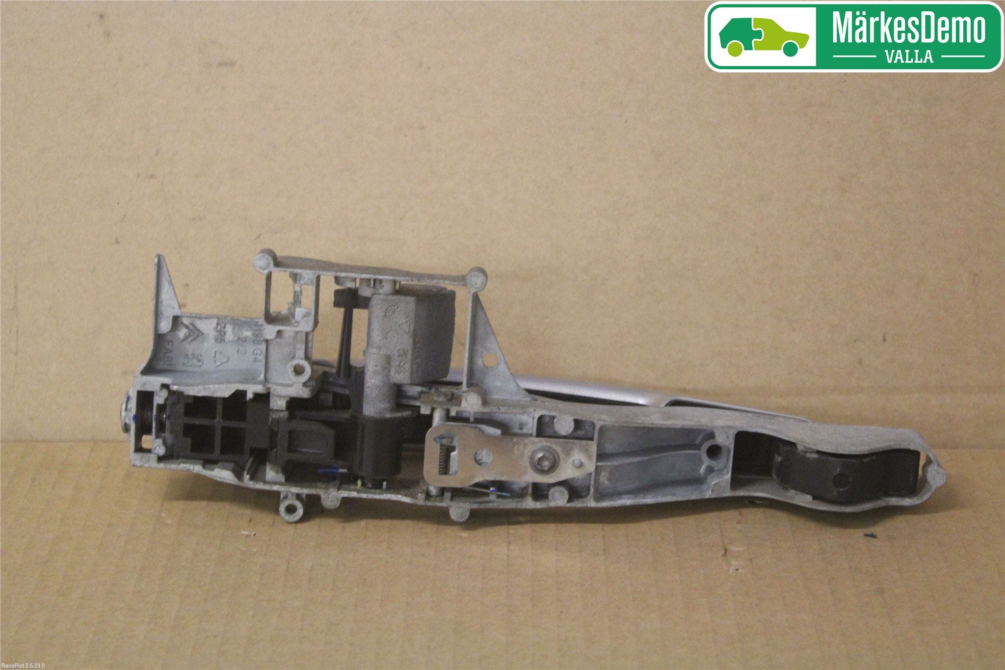 Peugeot 308 08-13 Dörrhandtag Yttre Vä