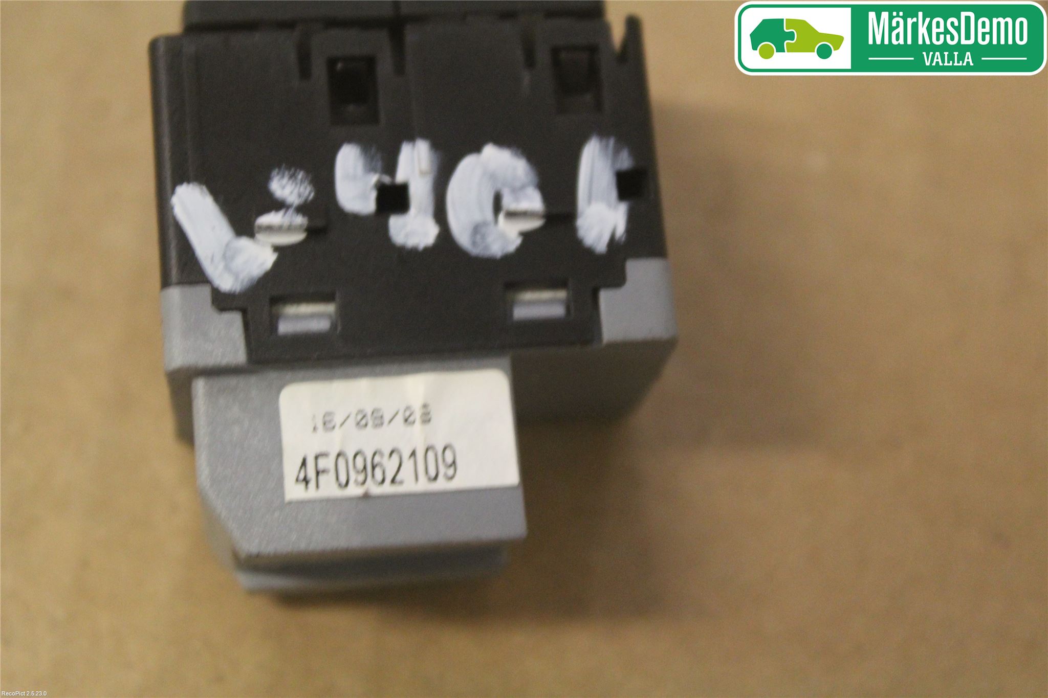 Audi A5 07-16 Strömställare Fram