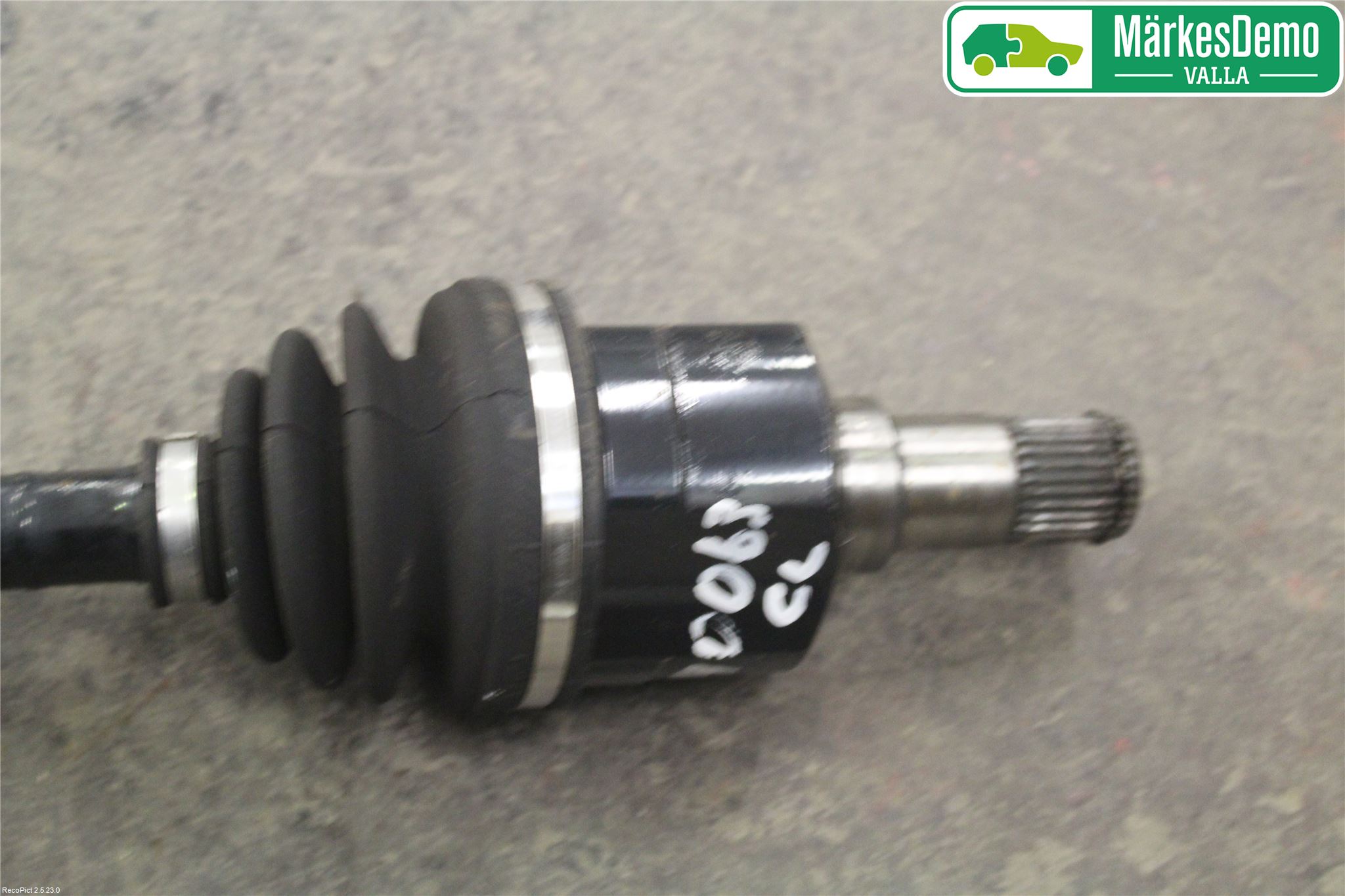 Hyundai i40 08-15 Drivaxel Fram Vänster